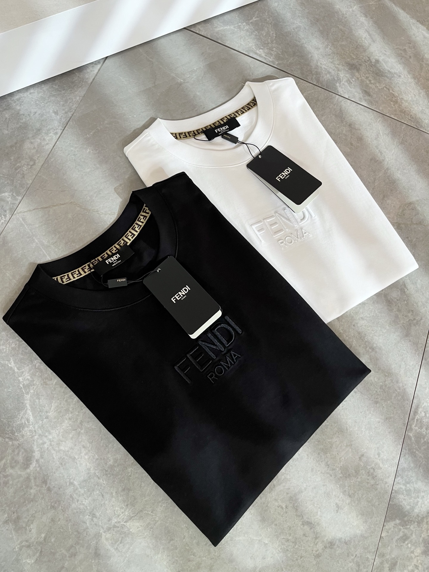 FEN*I 芬*迪2026春夏新款FD家族FF男女同款👫短袖T恤，男女同款👫百搭极简短袖。意大利原厂订单
