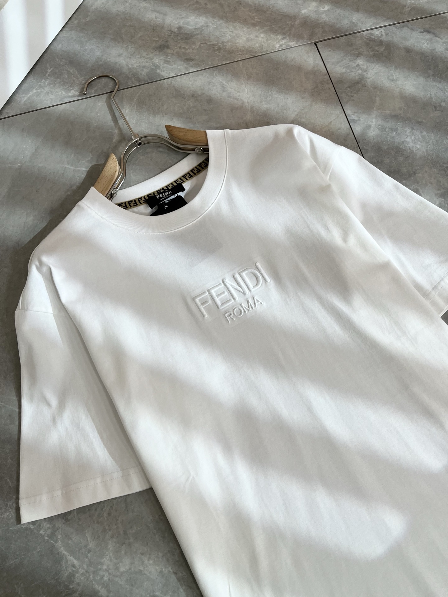 FEN*I 芬*迪2026春夏新款FD家族FF男女同款👫短袖T恤，男女同款👫百搭极简短袖。意大利原厂订单
