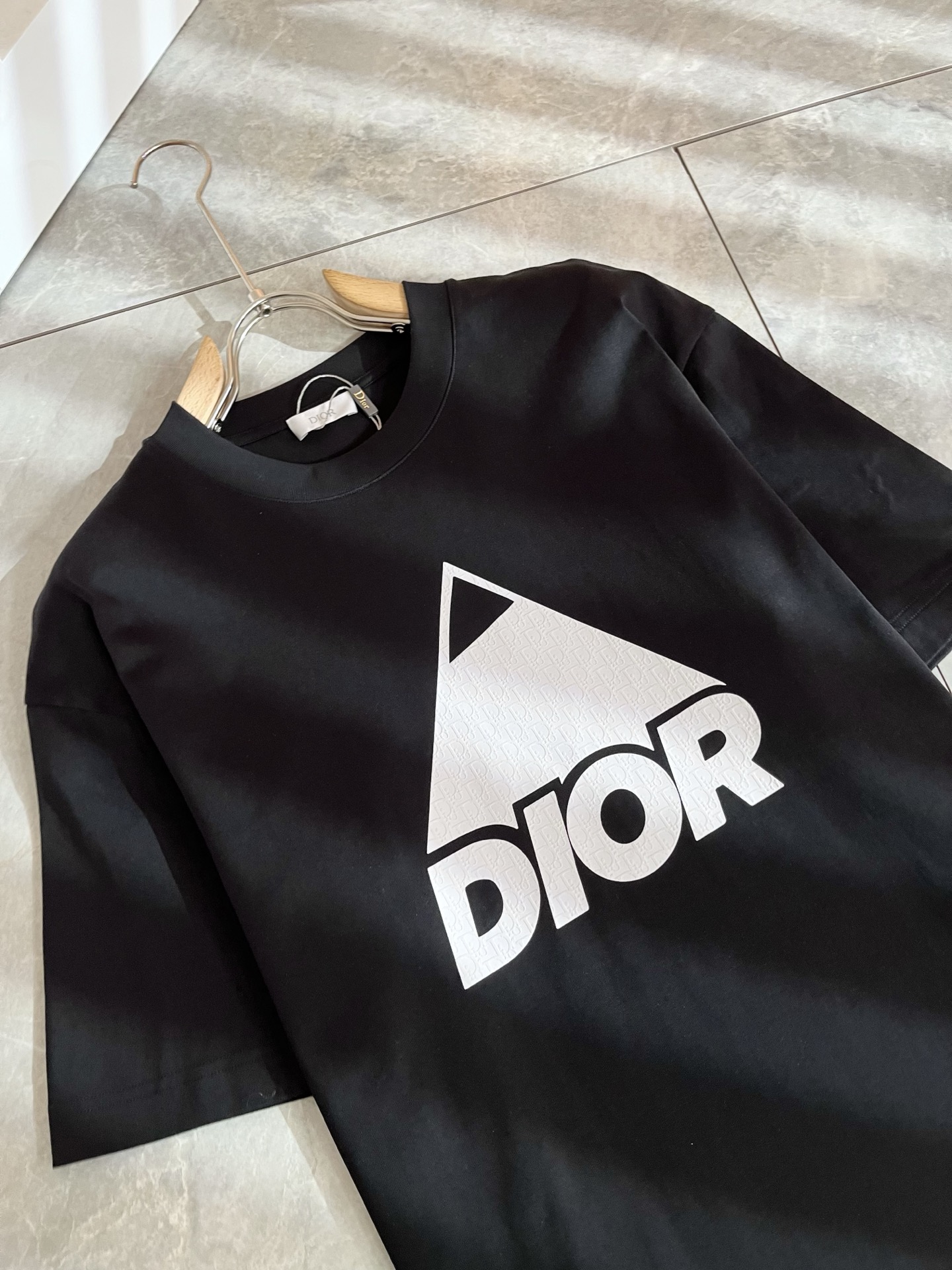 Dio*迪家 2026春夏新款男女同款👫短袖T恤，专柜同步发售！定制专属260克纯棉面料，定制原版工艺螺