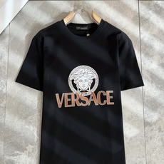 VERS*CE/范*哲 2026春夏新品原单短袖T恤,VERS*CE/范*哲 贸易公司渠道 产品 值 VERS*CE/范*哲 2026春夏新品原单短袖T恤,VERS*CE/范*哲 贸易公司渠道 产品 值