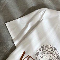 VERS*CE/范*哲 2026春夏新品原单短袖T恤,VERS*CE/范*哲 贸易公司渠道 产品 值 VERS*CE/范*哲 2026春夏新品原单短袖T恤,VERS*CE/范*哲 贸易公司渠道 产品 值