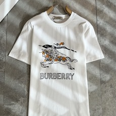 BURBER*Y巴*莉2026春夏新品短袖T恤,重磅来袭,最近比较火热的环保纯棉面料制作而成,高端户外运 BURBER*Y巴*莉2026春夏新品短袖T恤,重磅来袭,最近比较火热的环保纯棉面料制作而成,高端户外运