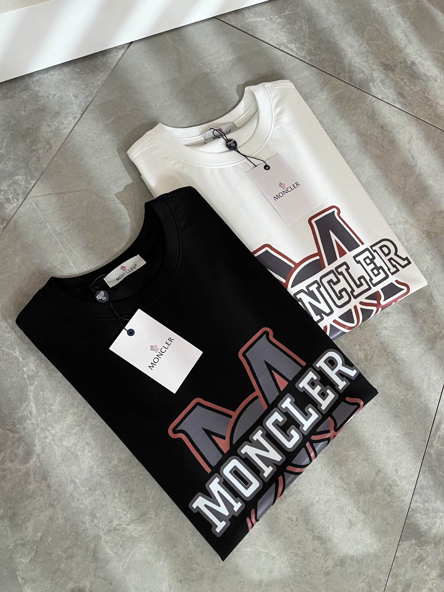 Moncler蒙家 2026春夏最新男女同款👫贸易订单短袖T恤，全品相！！网红款！采用logo图案印花设