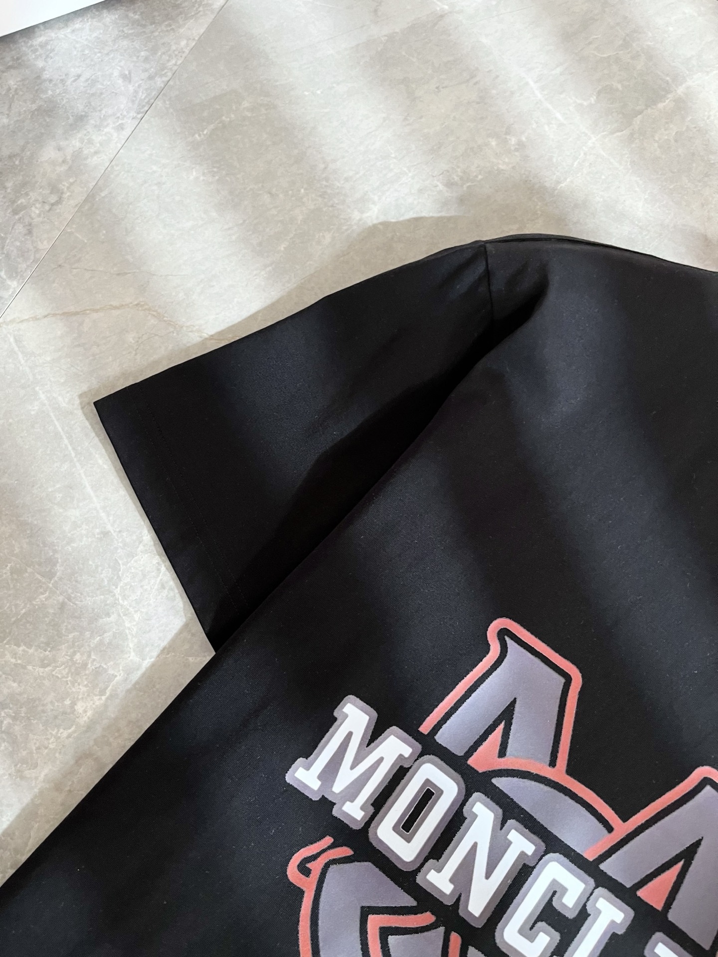 Moncler蒙家 2026春夏最新男女同款👫贸易订单短袖T恤，全品相！！网红款！采用logo图案印花设