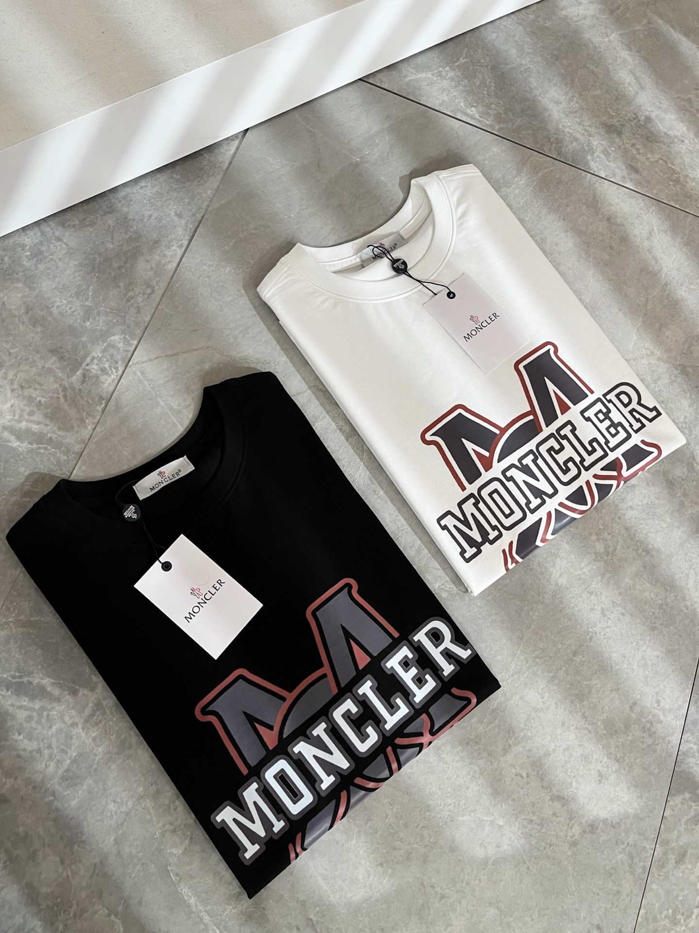 Moncler蒙家 2026春夏最新男女同款👫贸易订单短袖T恤，全品相！！网红款！采用logo图案印花设