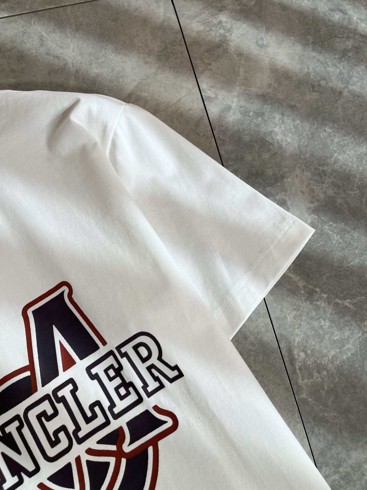 Moncler蒙家 2026春夏最新男女同款👫贸易订单短袖T恤，全品相！！网红款！采用logo图案印花设