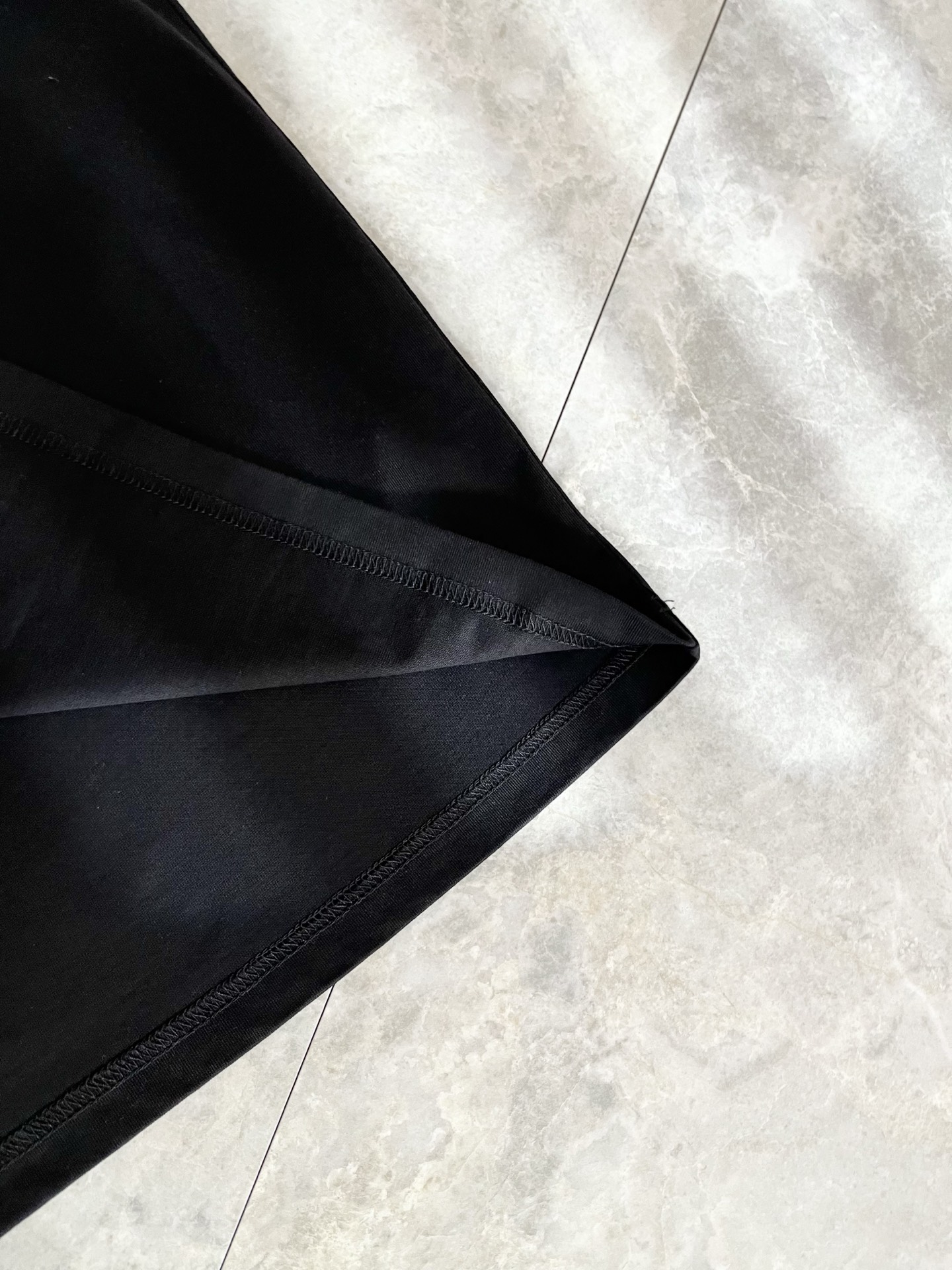 LOE*WE罗*威 2026春夏新款男女同款👫短袖T恤，意大利原厂订单渠道，极具个性高级风，标志logo