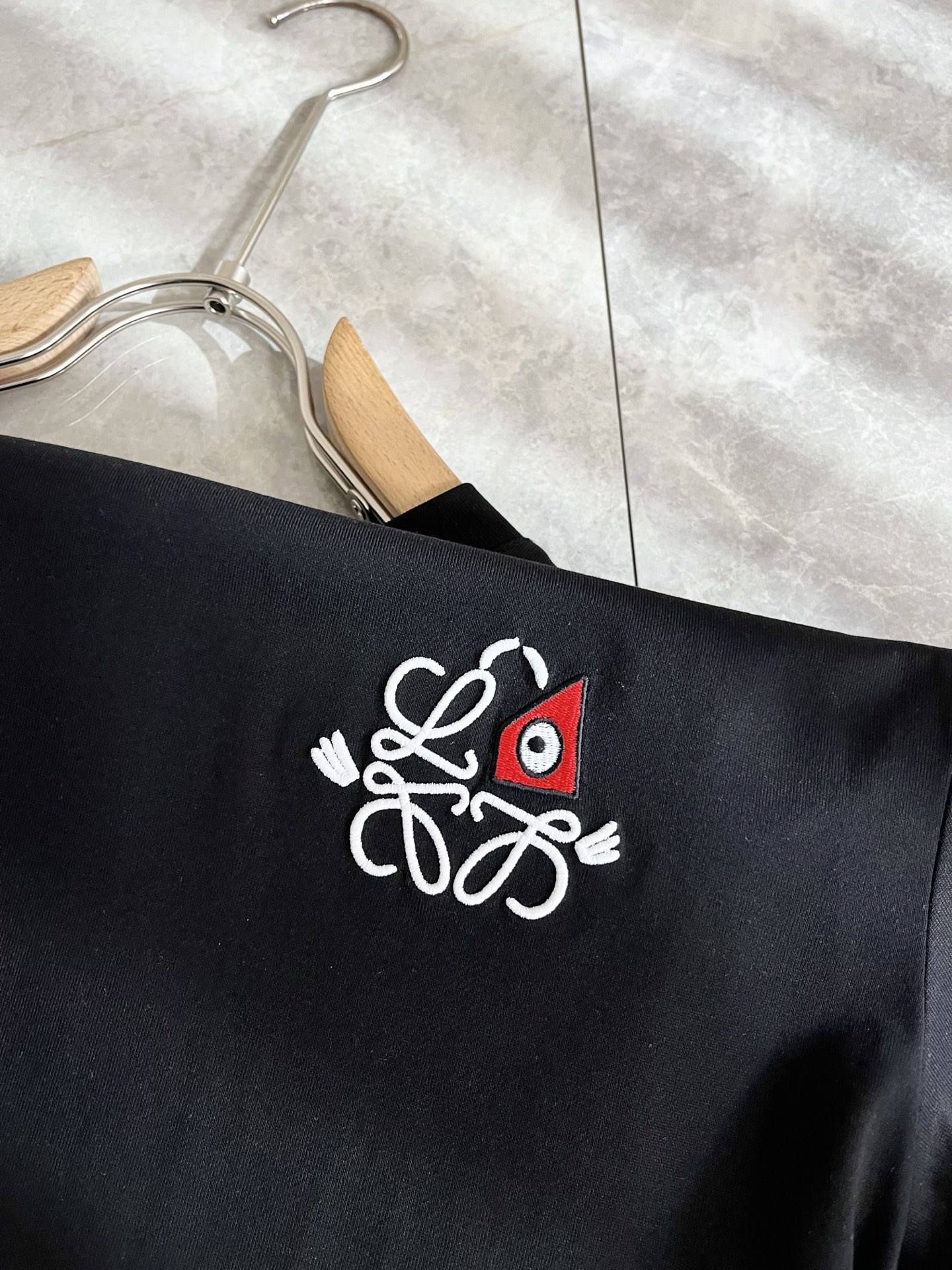 LOE*WE罗*威 2026春夏新款男女同款👫短袖T恤，意大利原厂订单渠道，极具个性高级风，标志logo