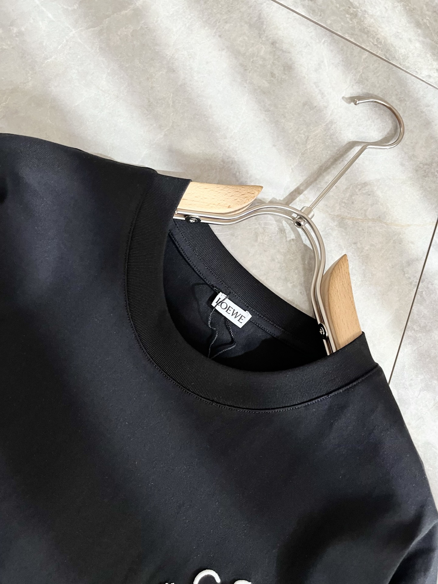 LOE*WE罗*威 2026春夏新款男女同款👫短袖T恤，意大利原厂订单渠道，极具个性高级风，标志logo