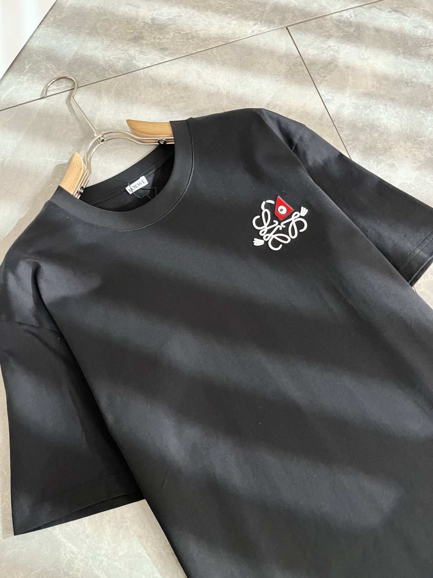 LOE*WE罗*威 2026春夏新款男女同款👫短袖T恤，意大利原厂订单渠道，极具个性高级风，标志logo