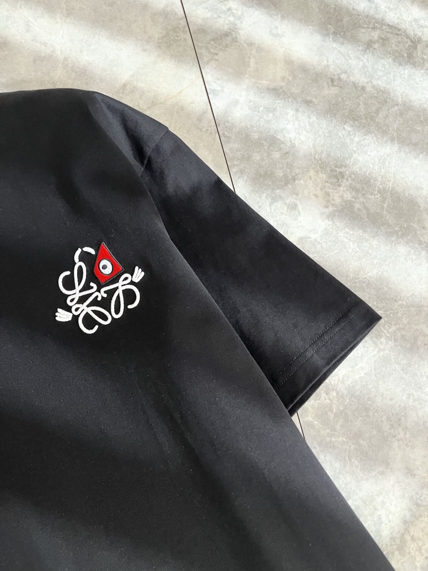 LOE*WE罗*威 2026春夏新款男女同款👫短袖T恤，意大利原厂订单渠道，极具个性高级风，标志logo