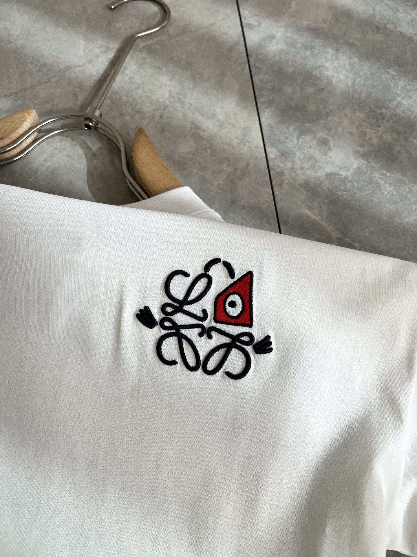 LOE*WE罗*威 2026春夏新款男女同款👫短袖T恤，意大利原厂订单渠道，极具个性高级风，标志logo