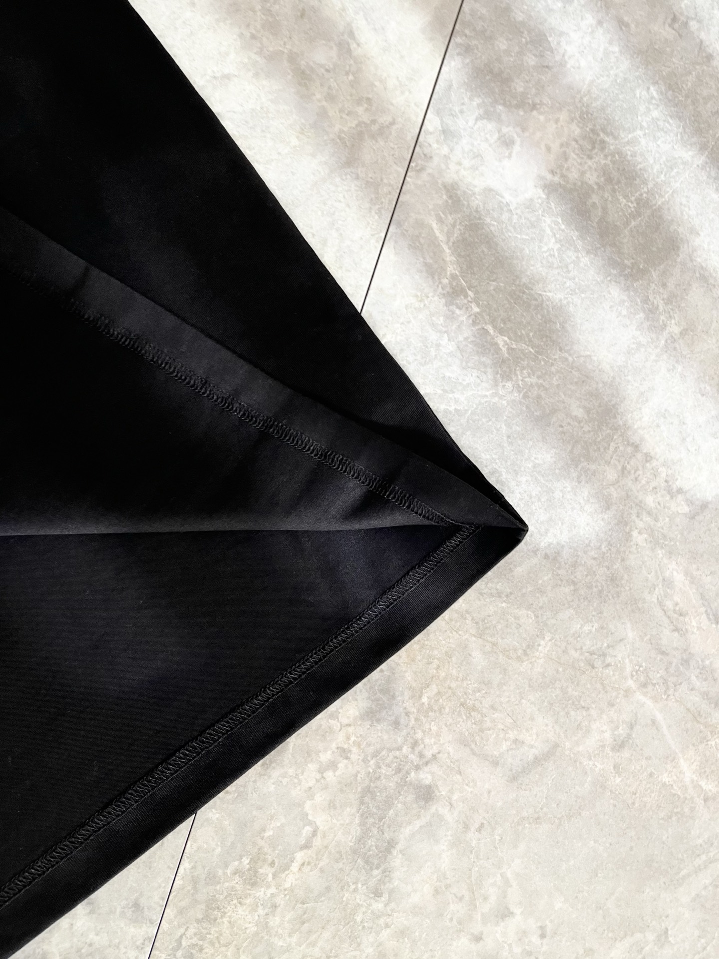 Gucc*古家 2026春夏新款男女同情侣款👫休闲宽松棉质圆领短袖T恤衫！贸易公司渠道稀出，同步官网发售