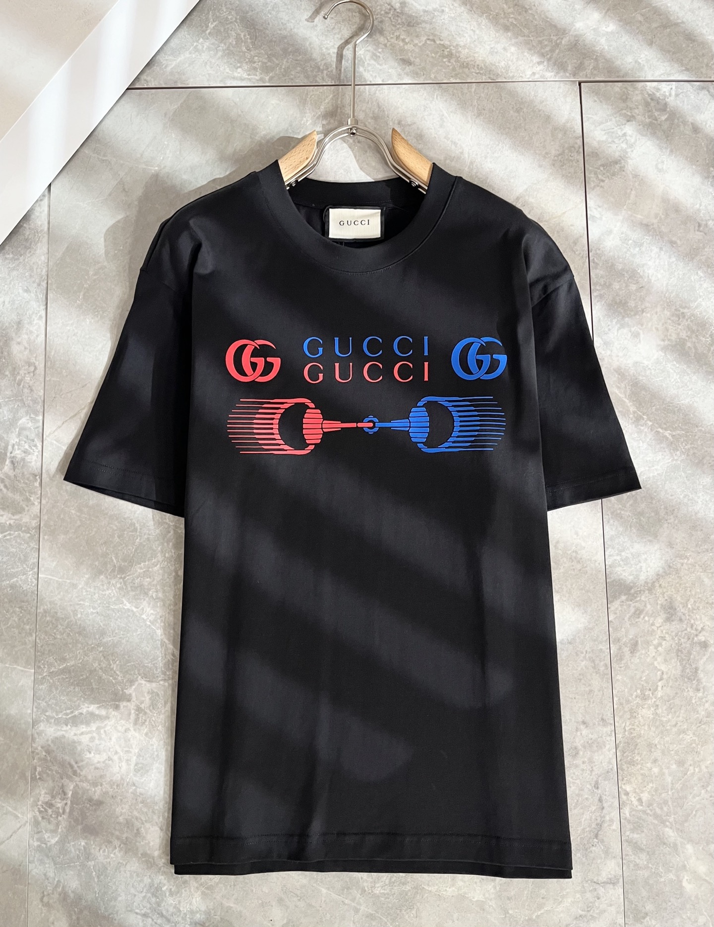 Gucc*古家 2026春夏新款男女同情侣款👫休闲宽松棉质圆领短袖T恤衫！贸易公司渠道稀出，同步官网发售