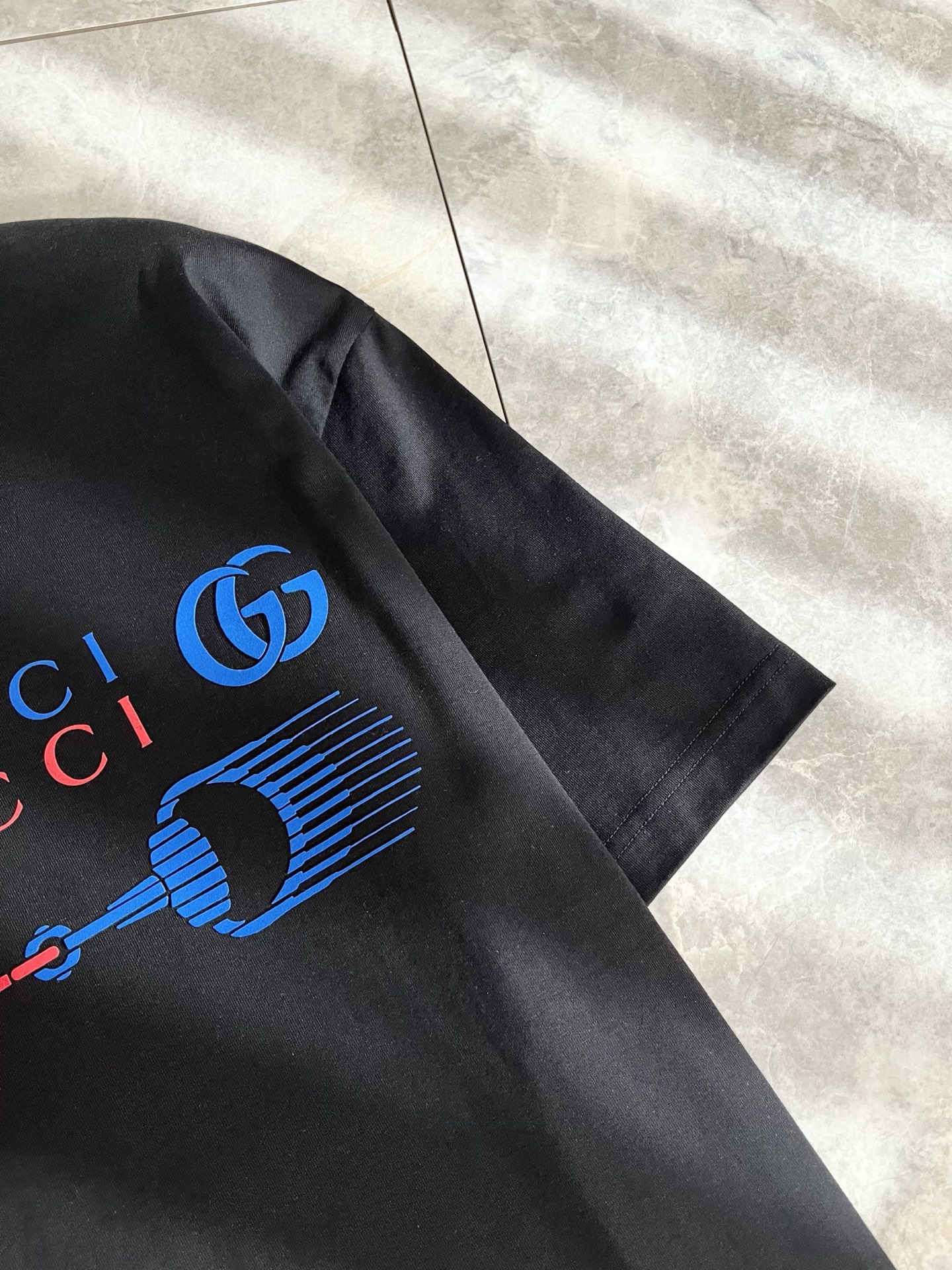 Gucc*古家 2026春夏新款男女同情侣款👫休闲宽松棉质圆领短袖T恤衫！贸易公司渠道稀出，同步官网发售