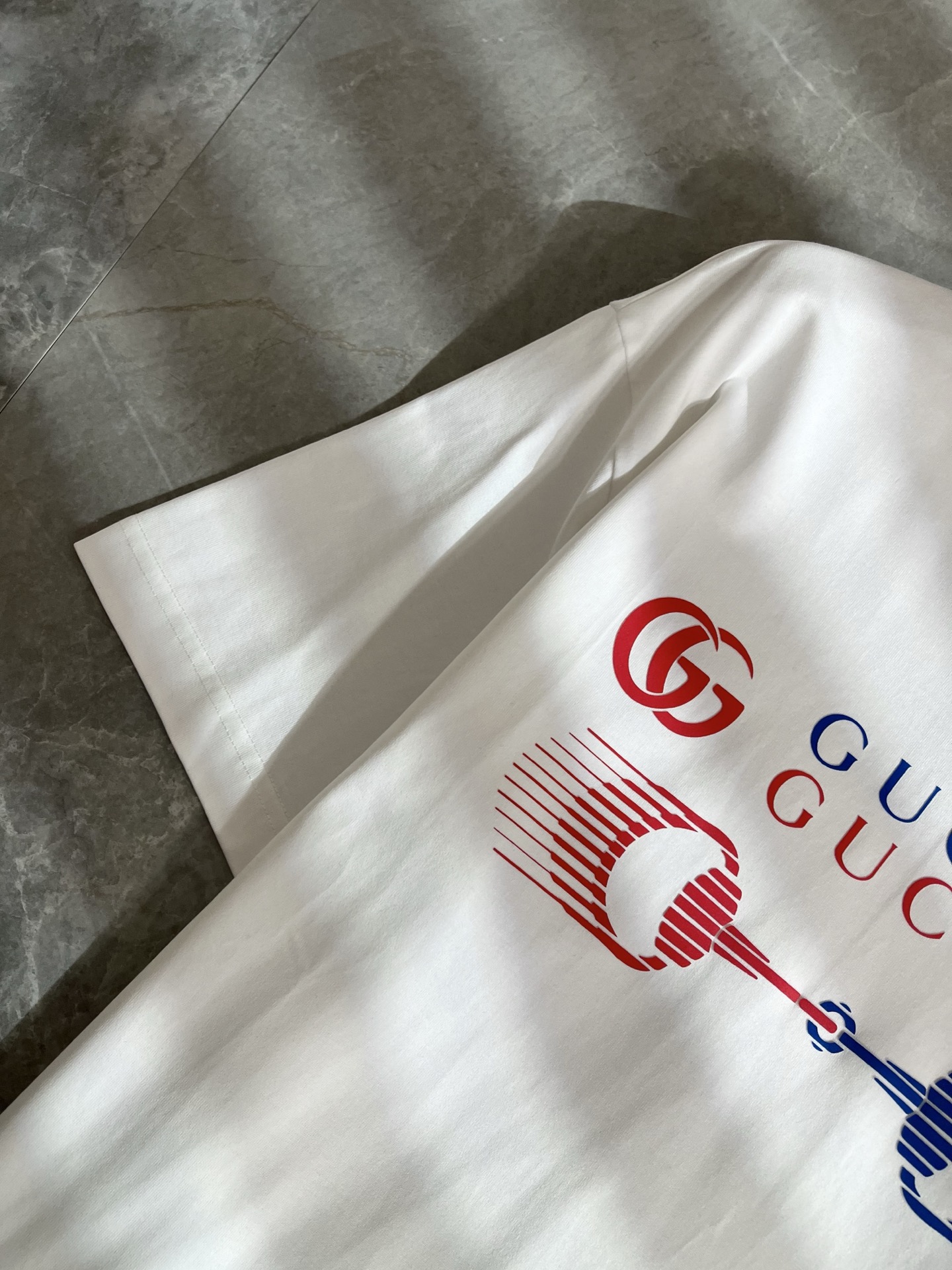 Gucc*古家 2026春夏新款男女同情侣款👫休闲宽松棉质圆领短袖T恤衫！贸易公司渠道稀出，同步官网发售