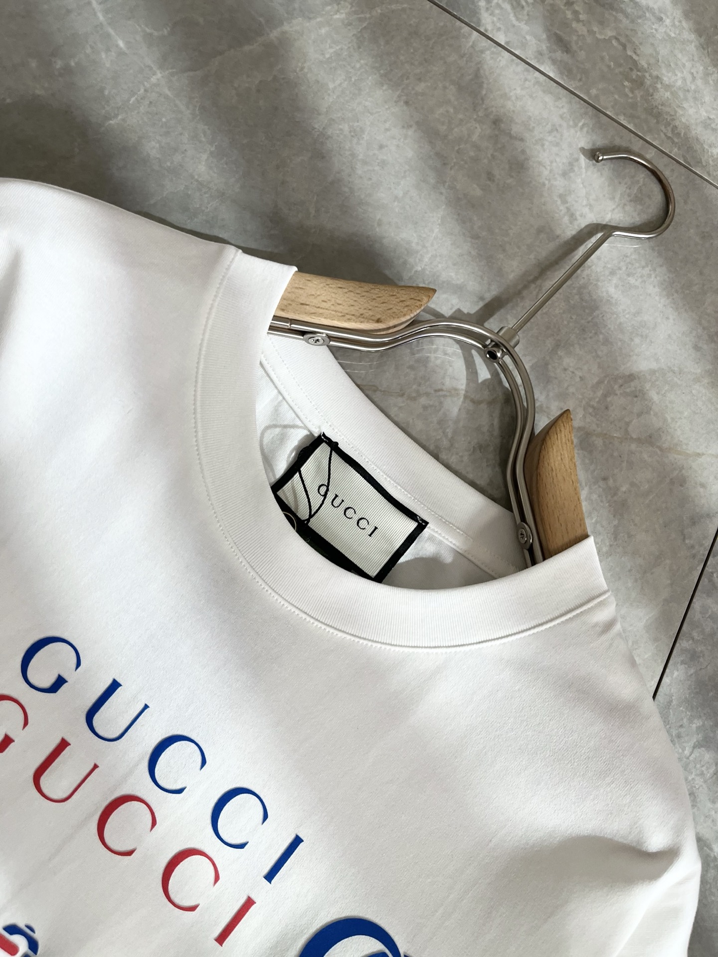 Gucc*古家 2026春夏新款男女同情侣款👫休闲宽松棉质圆领短袖T恤衫！贸易公司渠道稀出，同步官网发售