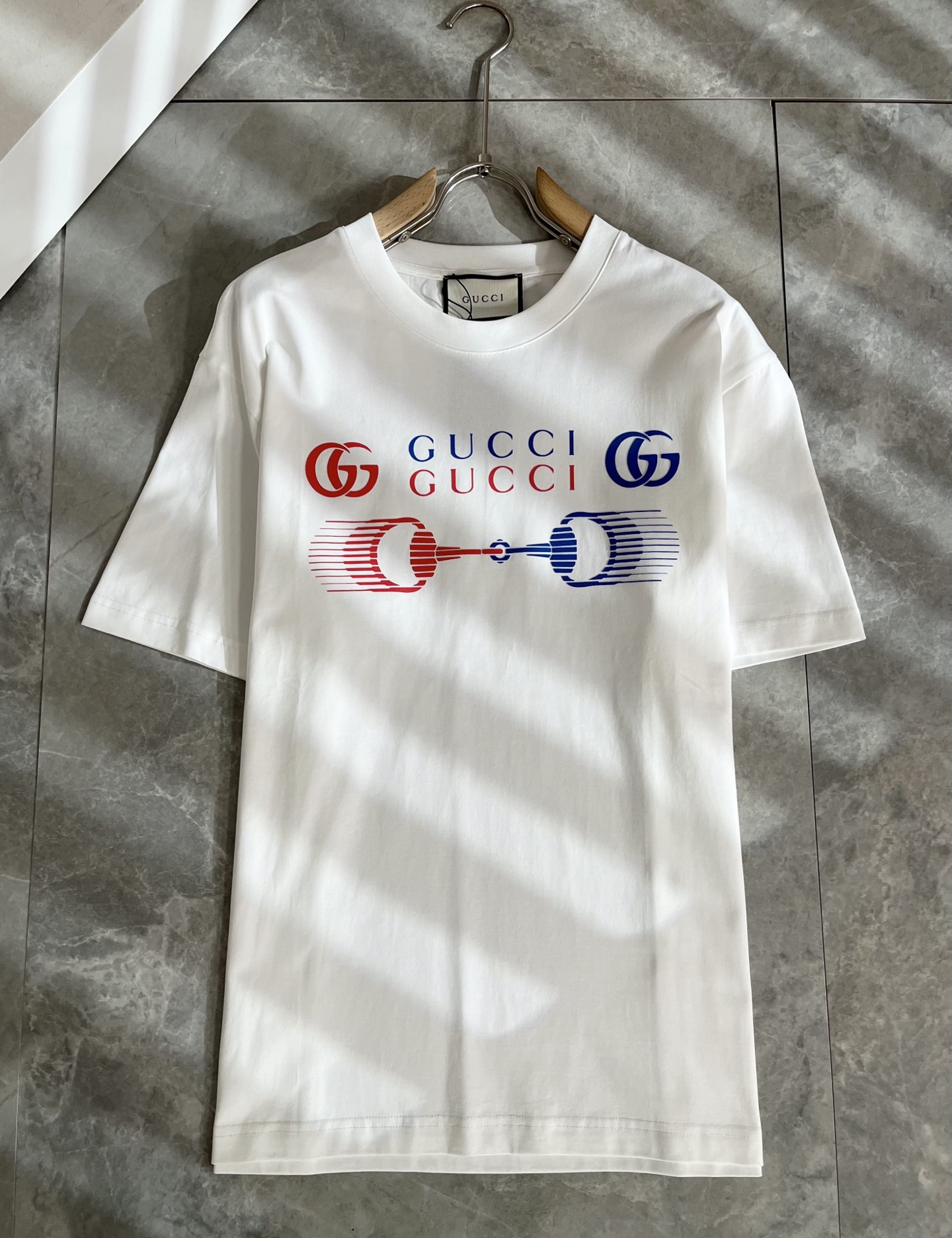 Gucc*古家 2026春夏新款男女同情侣款👫休闲宽松棉质圆领短袖T恤衫！贸易公司渠道稀出，同步官网发售