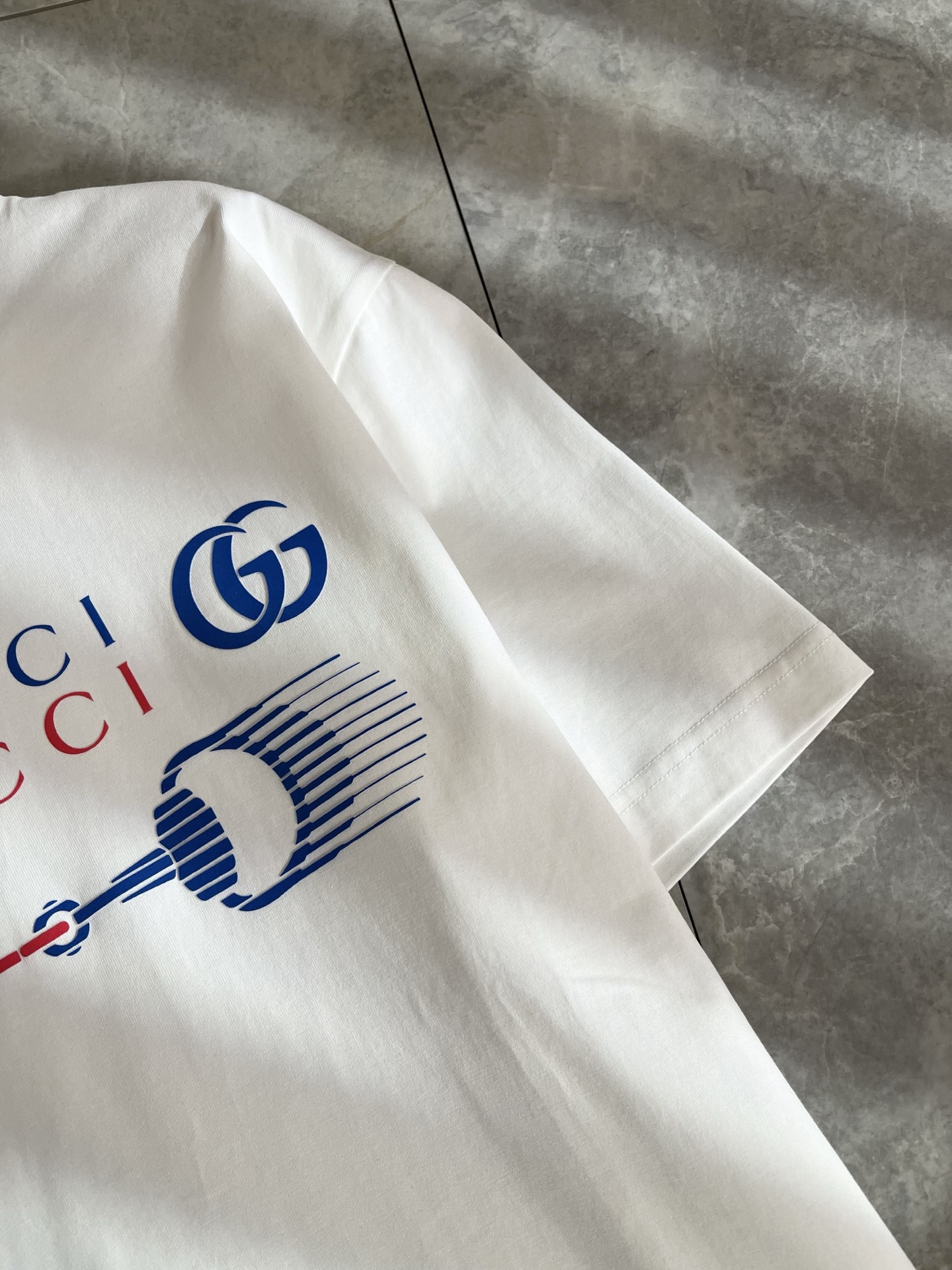 Gucc*古家 2026春夏新款男女同情侣款👫休闲宽松棉质圆领短袖T恤衫！贸易公司渠道稀出，同步官网发售