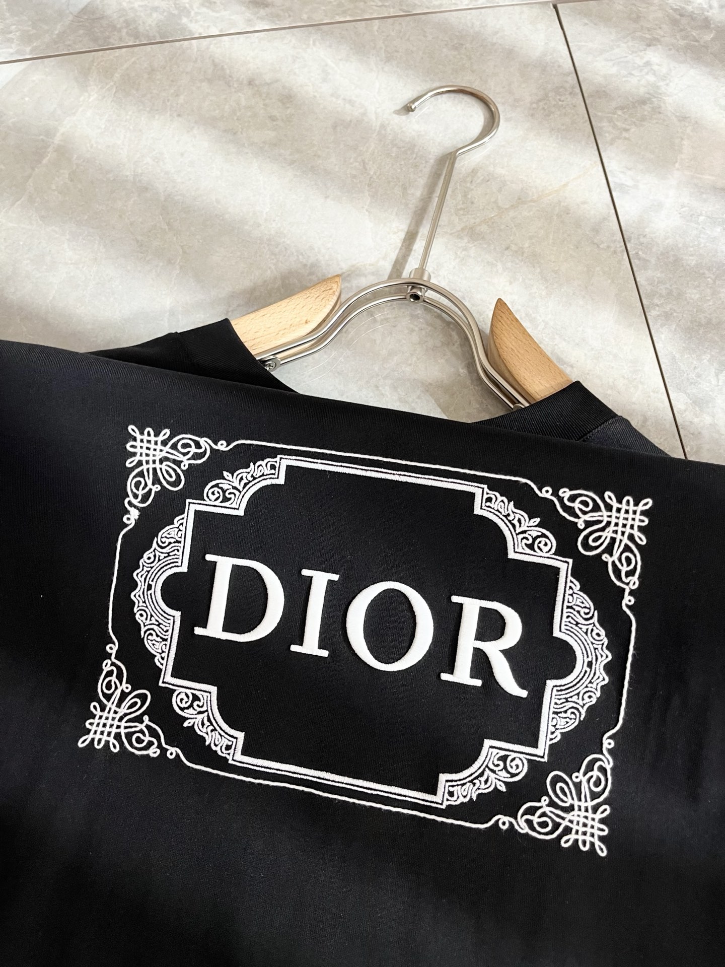 Dio*迪家 2026春夏新款男女同款👫短袖T恤，专柜同步发售！定制专属260克纯棉面料，定制原版工艺螺