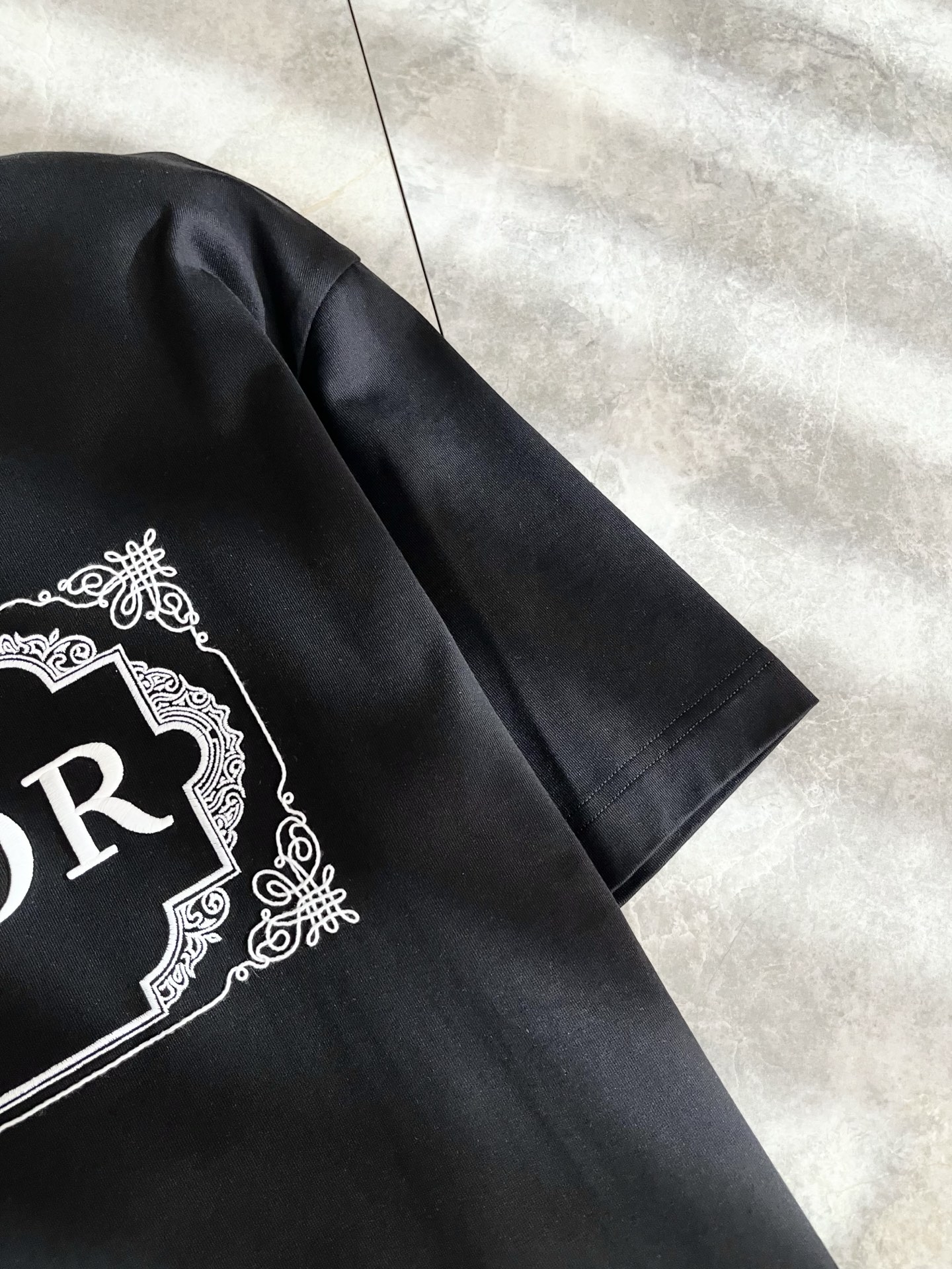 Dio*迪家 2026春夏新款男女同款👫短袖T恤，专柜同步发售！定制专属260克纯棉面料，定制原版工艺螺