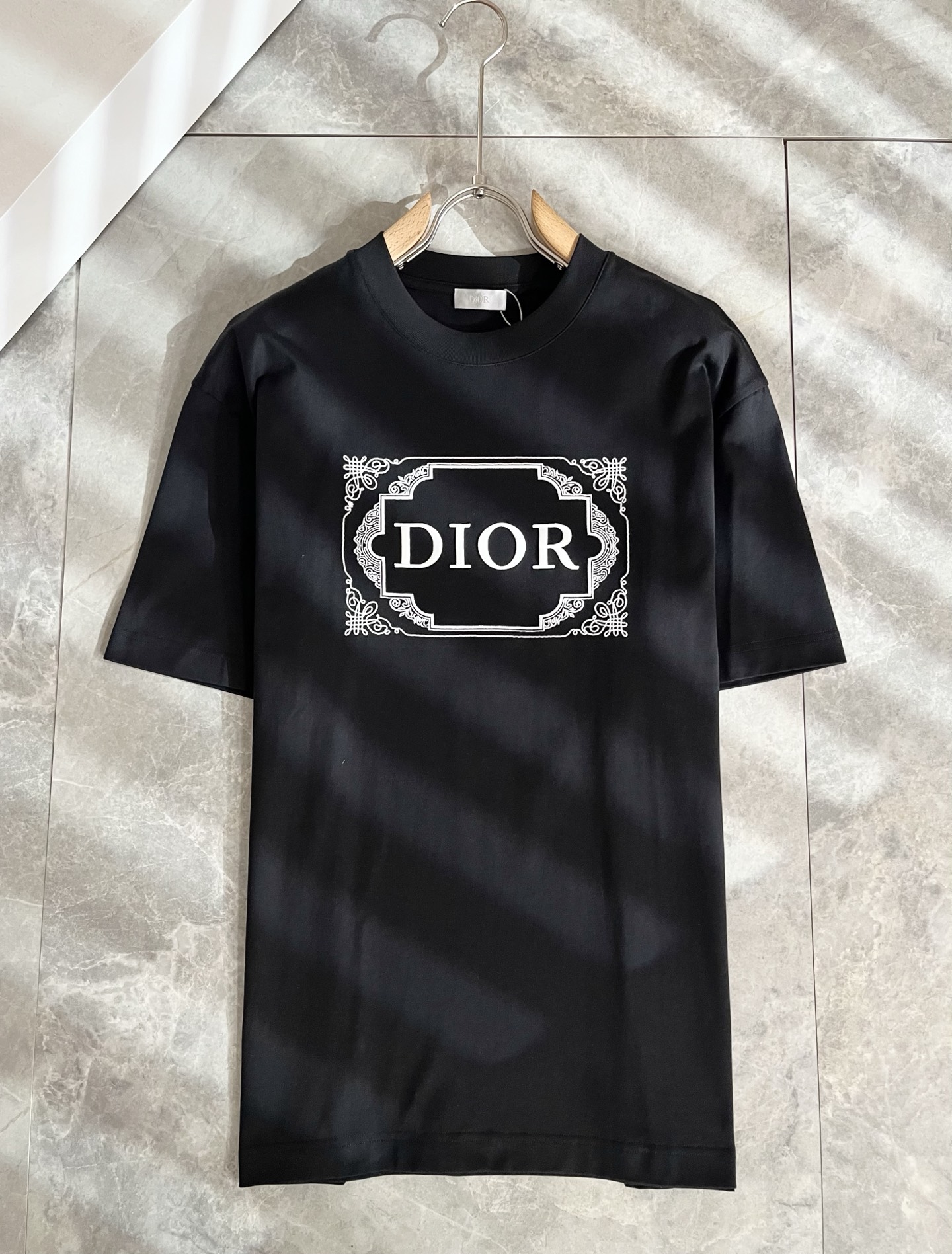 Dio*迪家 2026春夏新款男女同款👫短袖T恤，专柜同步发售！定制专属260克纯棉面料，定制原版工艺螺