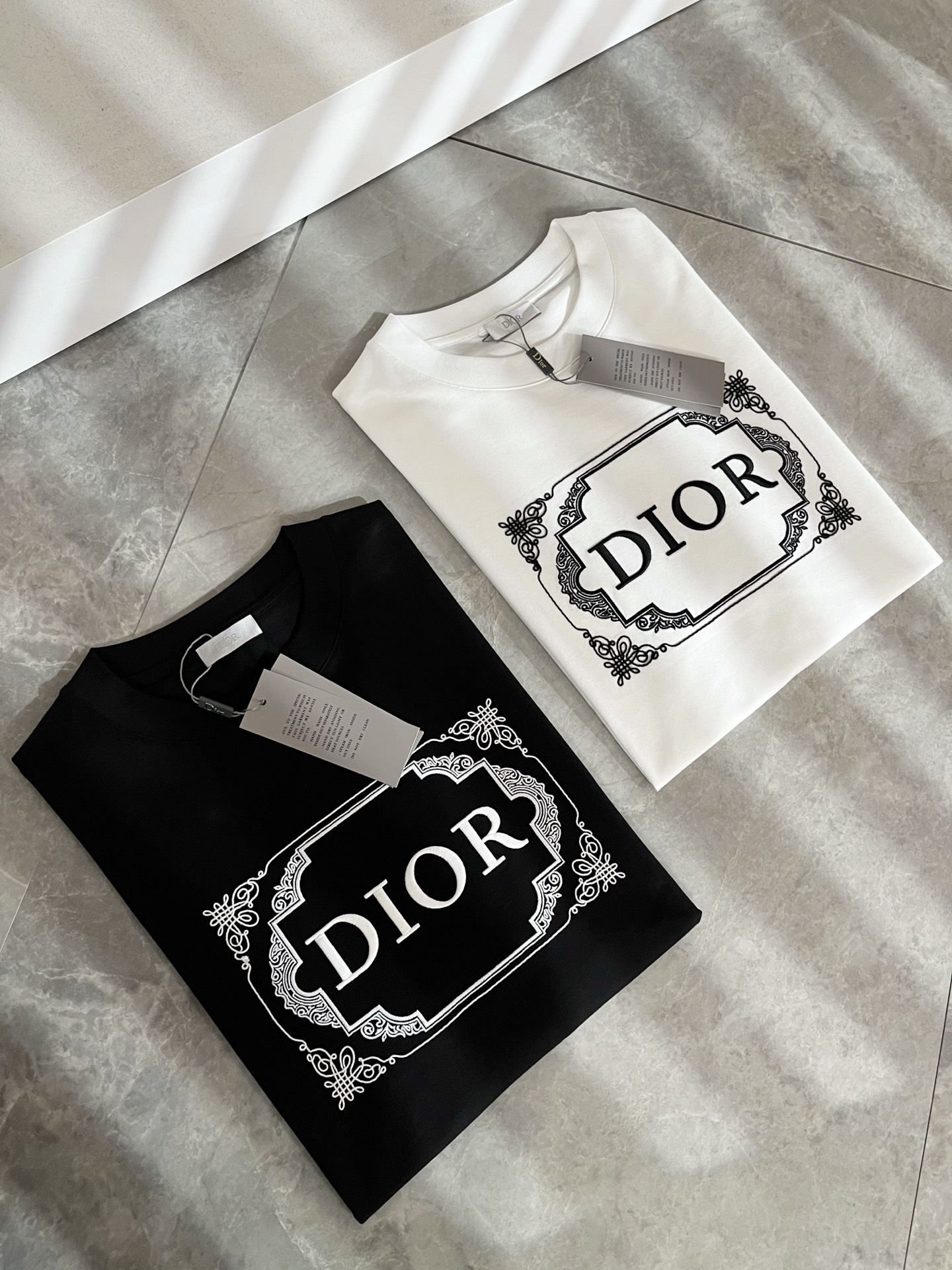 Dio*迪家 2026春夏新款男女同款👫短袖T恤，专柜同步发售！定制专属260克纯棉面料，定制原版工艺螺