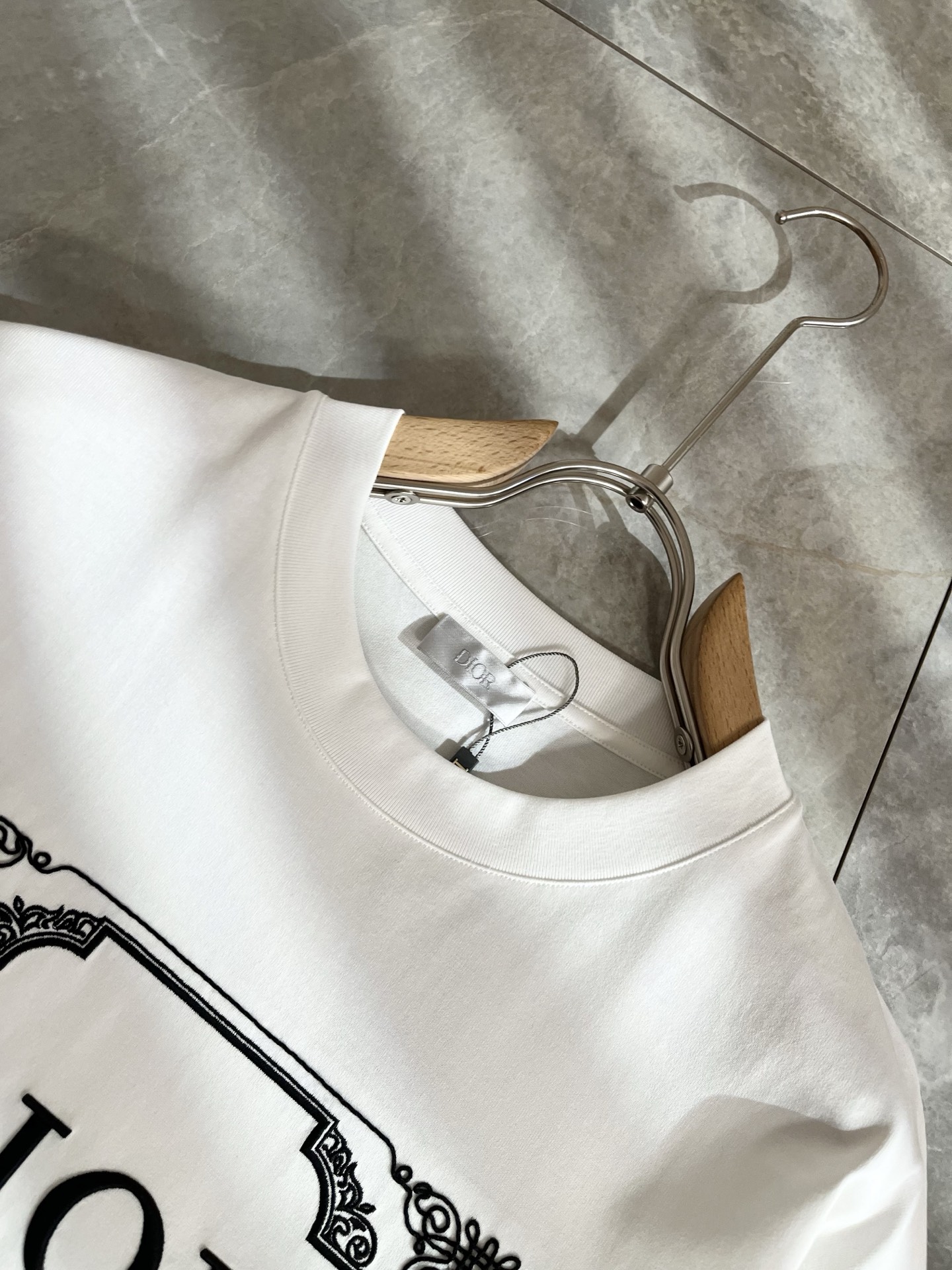 Dio*迪家 2026春夏新款男女同款👫短袖T恤，专柜同步发售！定制专属260克纯棉面料，定制原版工艺螺