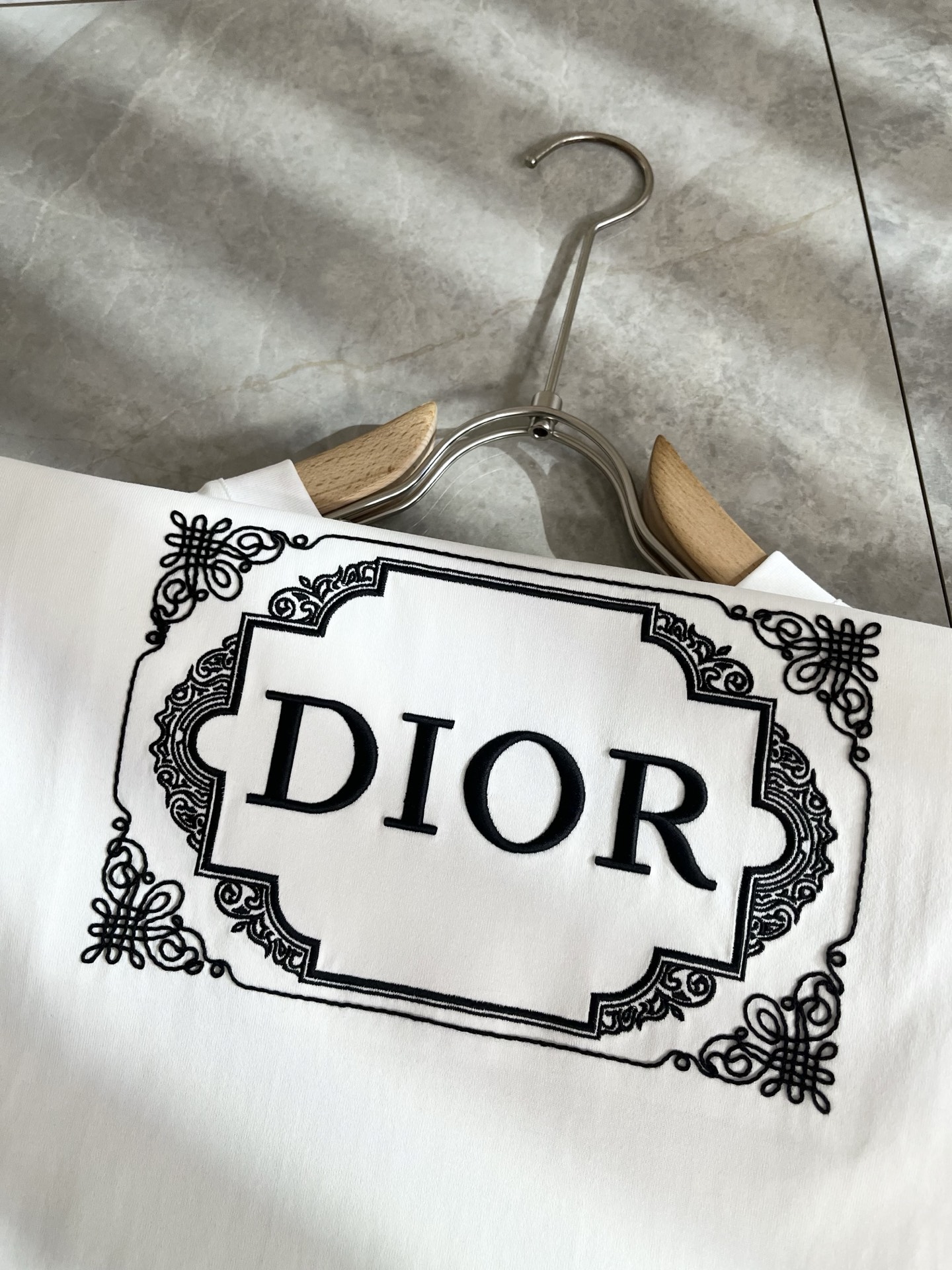 Dio*迪家 2026春夏新款男女同款👫短袖T恤，专柜同步发售！定制专属260克纯棉面料，定制原版工艺螺