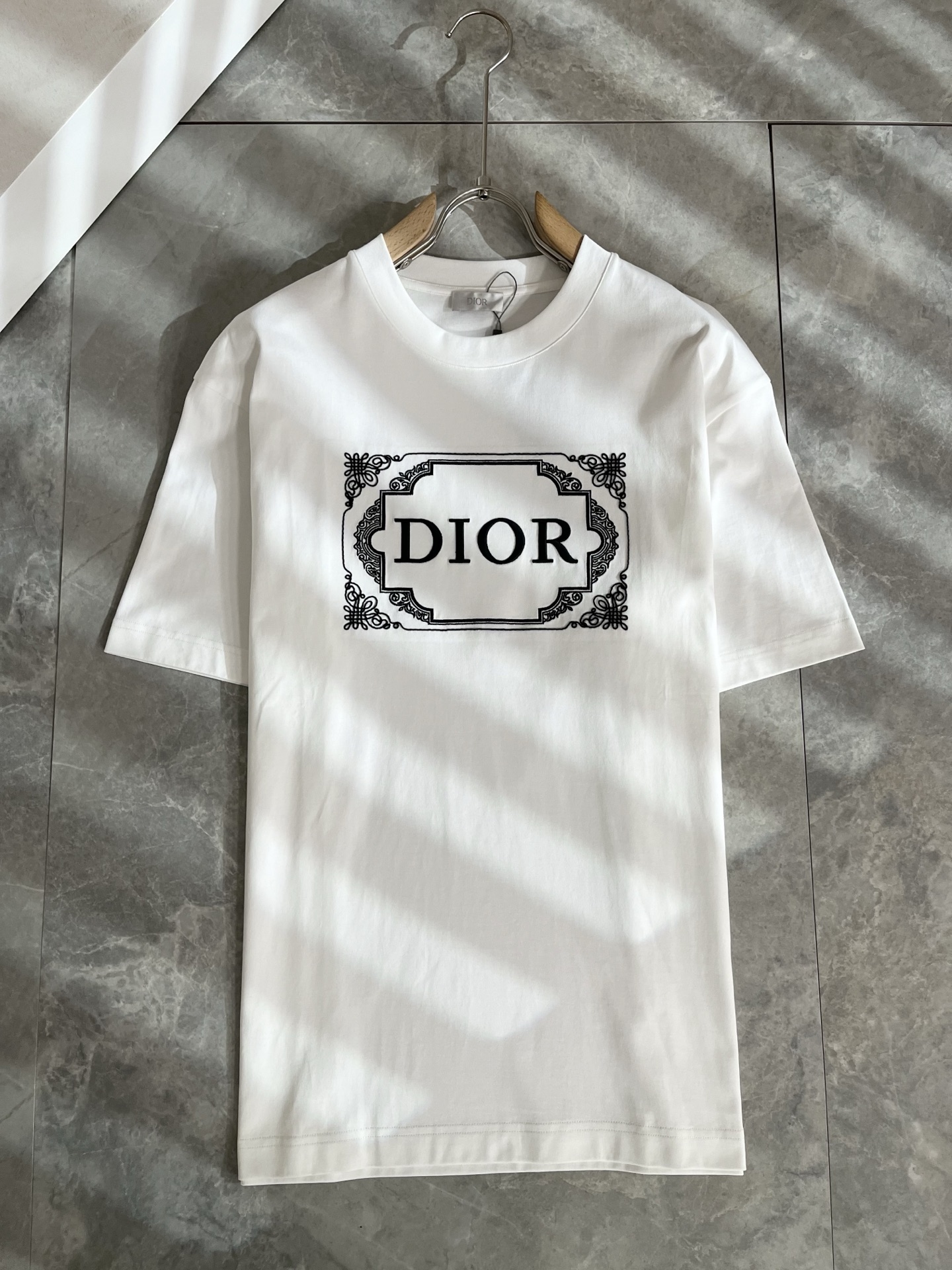 Dio*迪家 2026春夏新款男女同款👫短袖T恤，专柜同步发售！定制专属260克纯棉面料，定制原版工艺螺