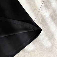 LouisVuitt*路易*登 2026春夏全新系列单品上线,非常时髦前卫的一款男女同款短袖T恤,标识l LouisVuitt*路易*登 2026春夏全新系列单品上线,非常时髦前卫的一款男女同款短袖T恤,标识l