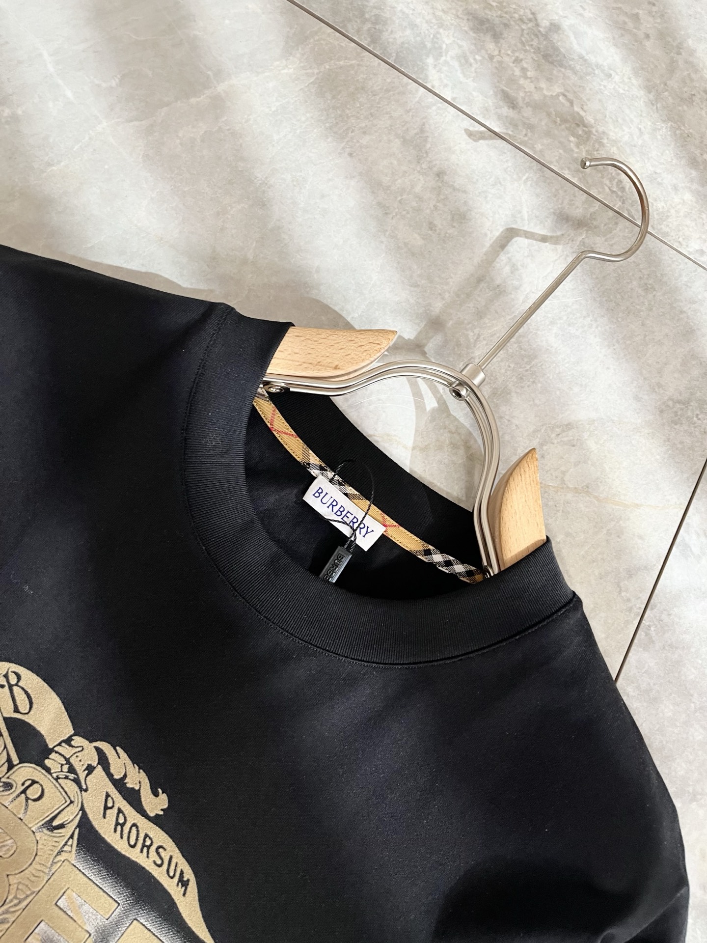 BURBER*Y巴*莉2026春夏新品短袖T恤，重磅来袭，最近比较火热的环保纯棉面料制作而成，高端户外运