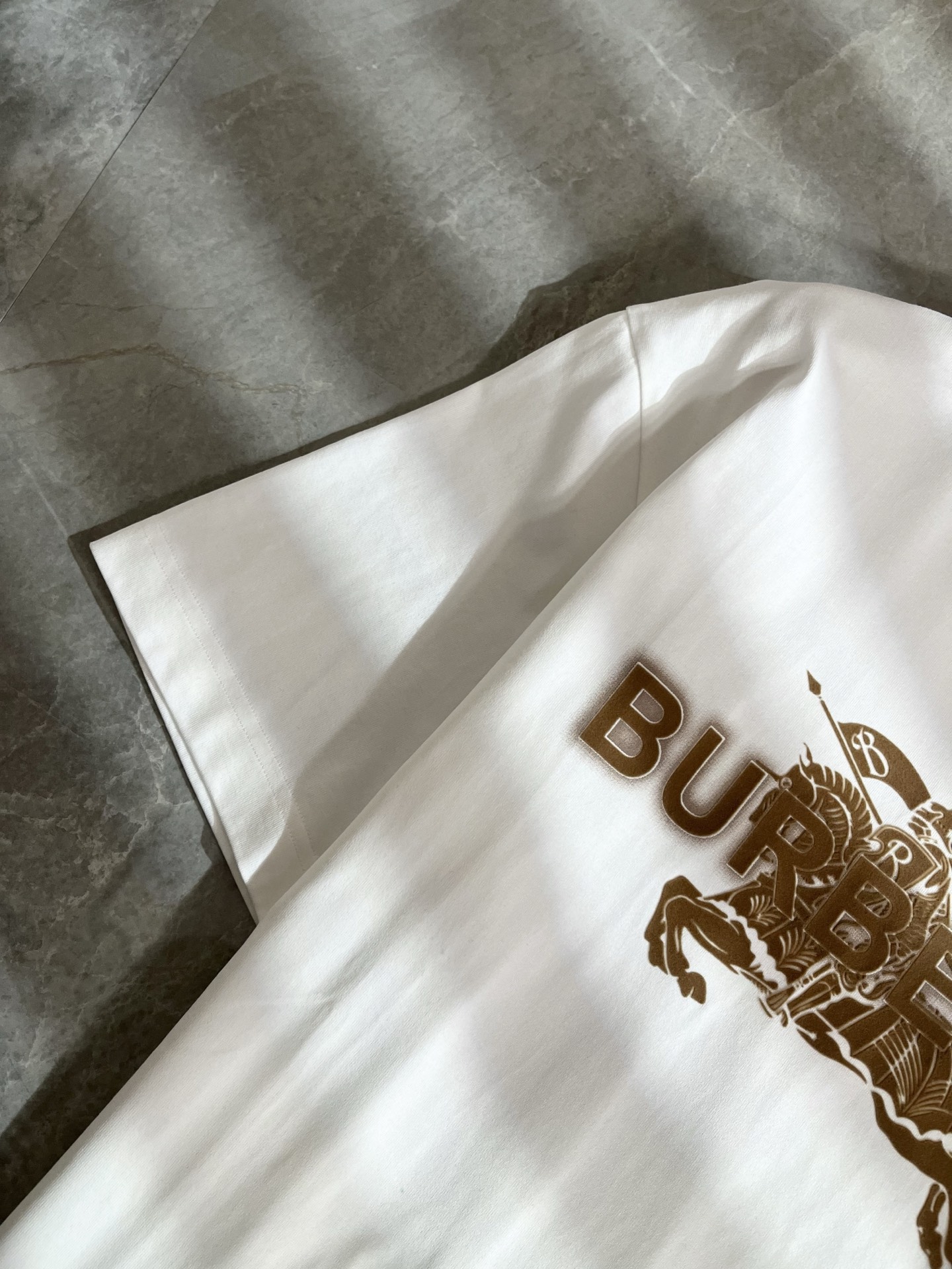 BURBER*Y巴*莉2026春夏新品短袖T恤，重磅来袭，最近比较火热的环保纯棉面料制作而成，高端户外运