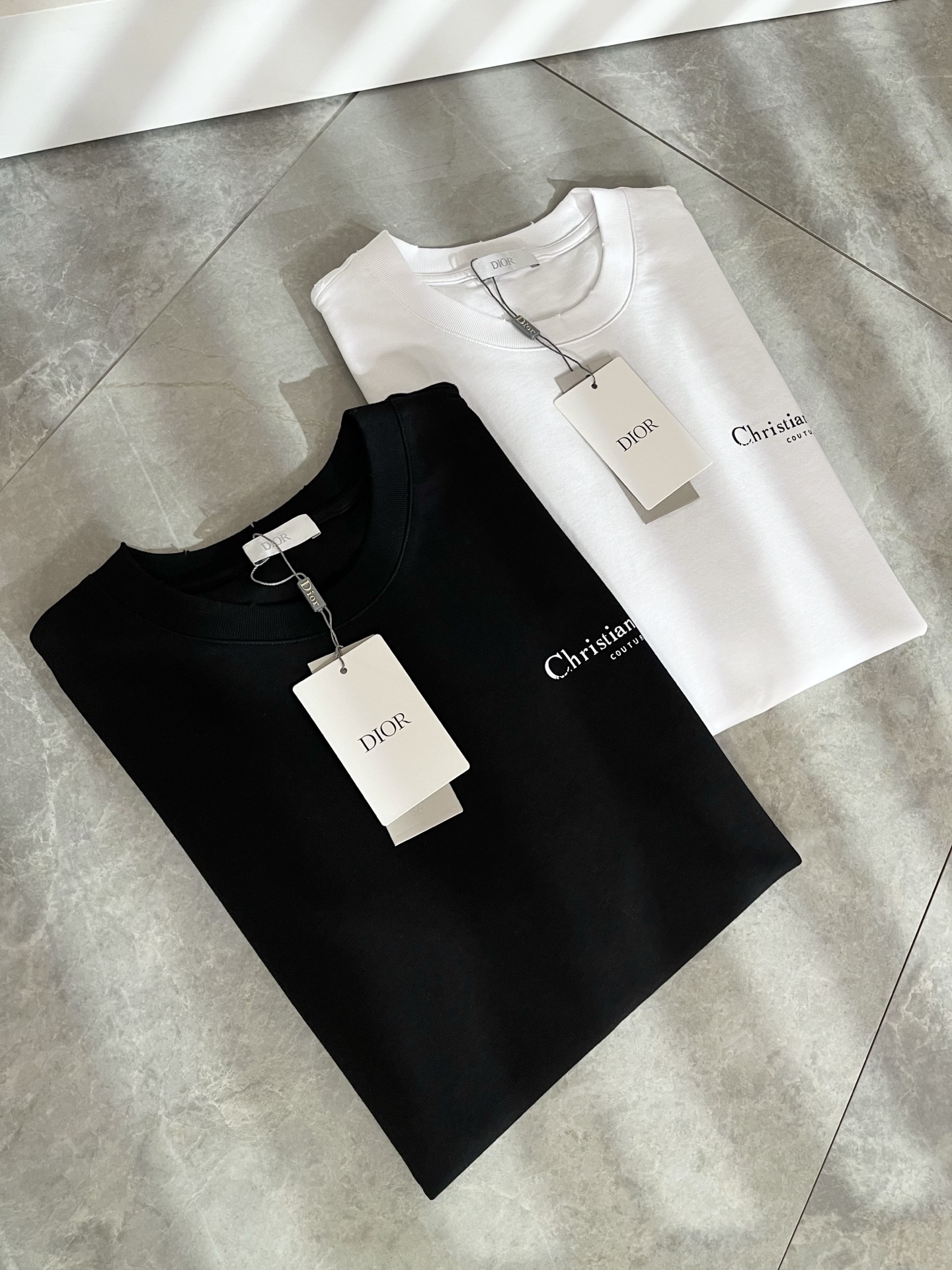 Dio*迪家 2026春夏新款男女同款👫短袖T恤，专柜同步发售！定制专属260克纯棉面料，定制原版工艺螺