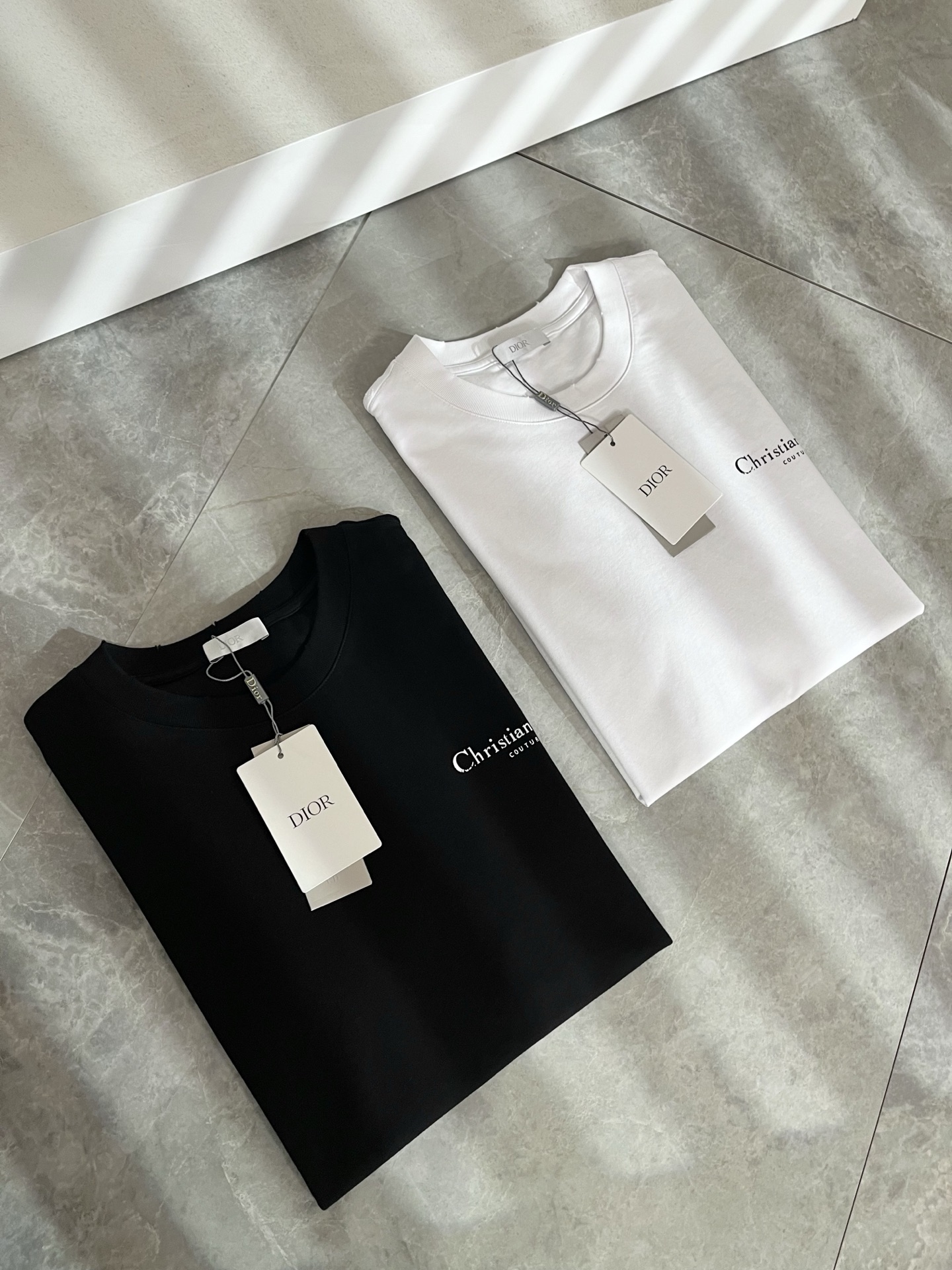 Dio*迪家 2026春夏新款男女同款👫短袖T恤，专柜同步发售！定制专属260克纯棉面料，定制原版工艺螺