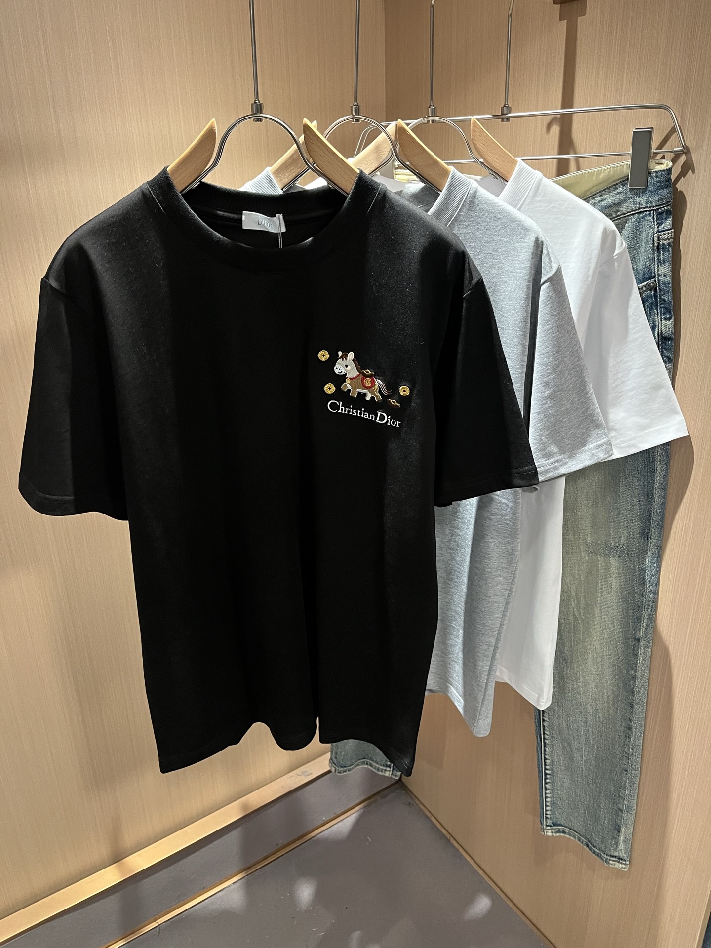 Dio*迪家 2026春夏新款男女同款👫短袖T恤，专柜同步发售！定制专属260克纯棉面料，定制原版工艺螺