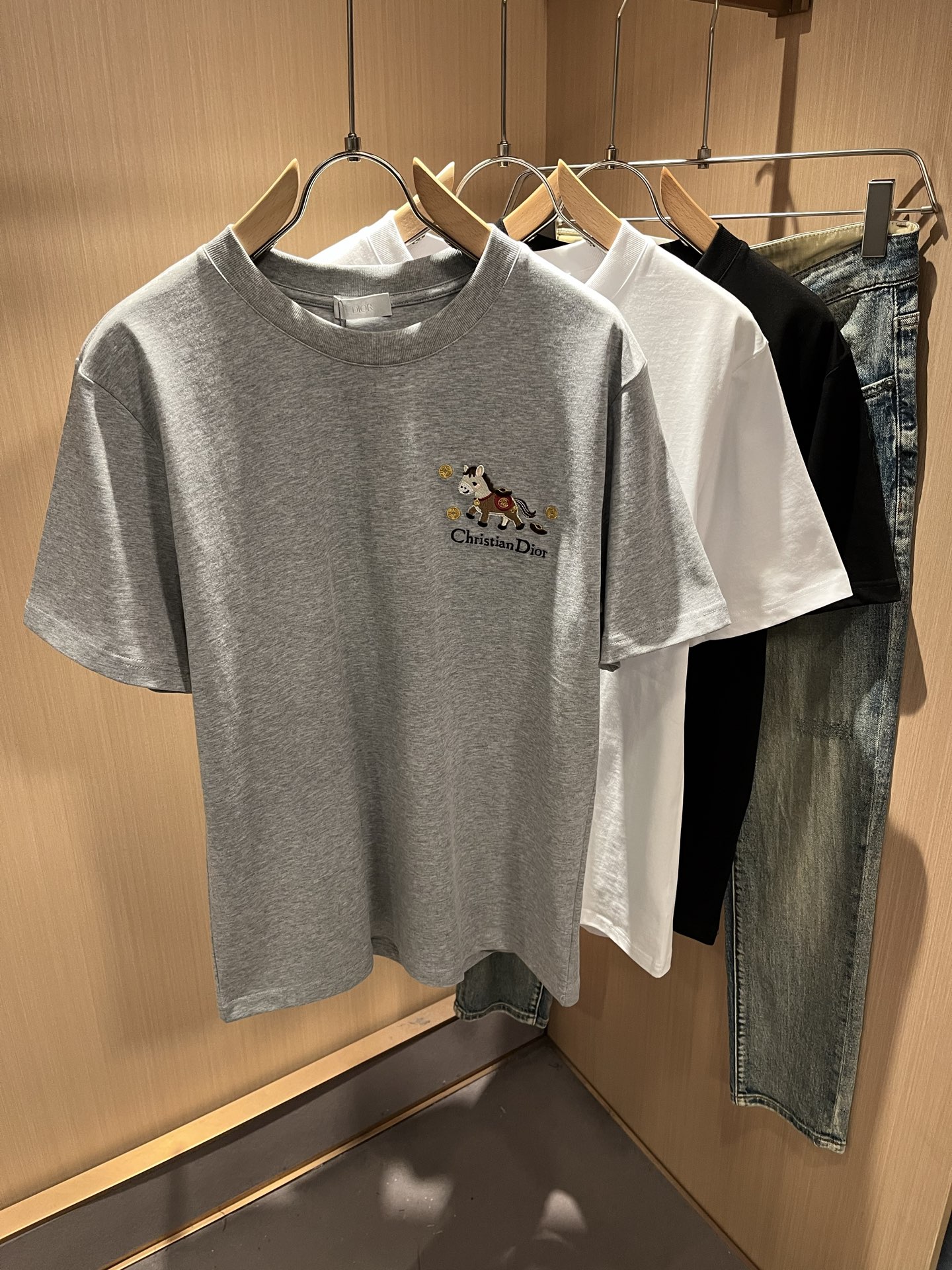 Dio*迪家 2026春夏新款男女同款👫短袖T恤，专柜同步发售！定制专属260克纯棉面料，定制原版工艺螺