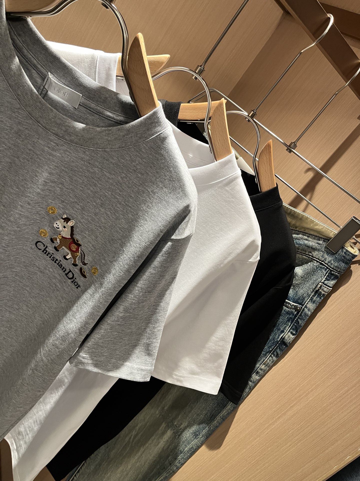 Dio*迪家 2026春夏新款男女同款👫短袖T恤，专柜同步发售！定制专属260克纯棉面料，定制原版工艺螺