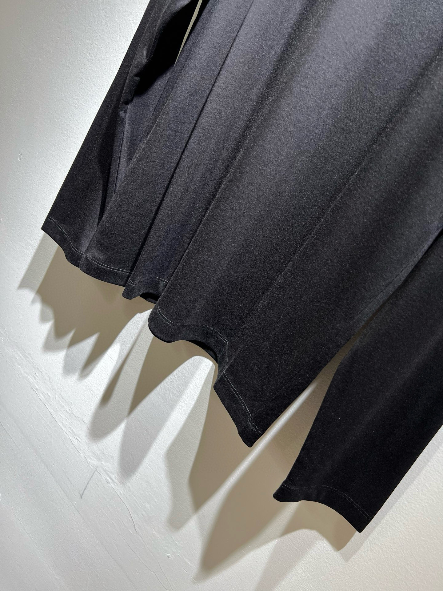 FEN*I 芬*迪2026春夏新款FD家族FF男女同款👫打底衫，男女同款👫百搭极简短袖。意大利原厂订单，