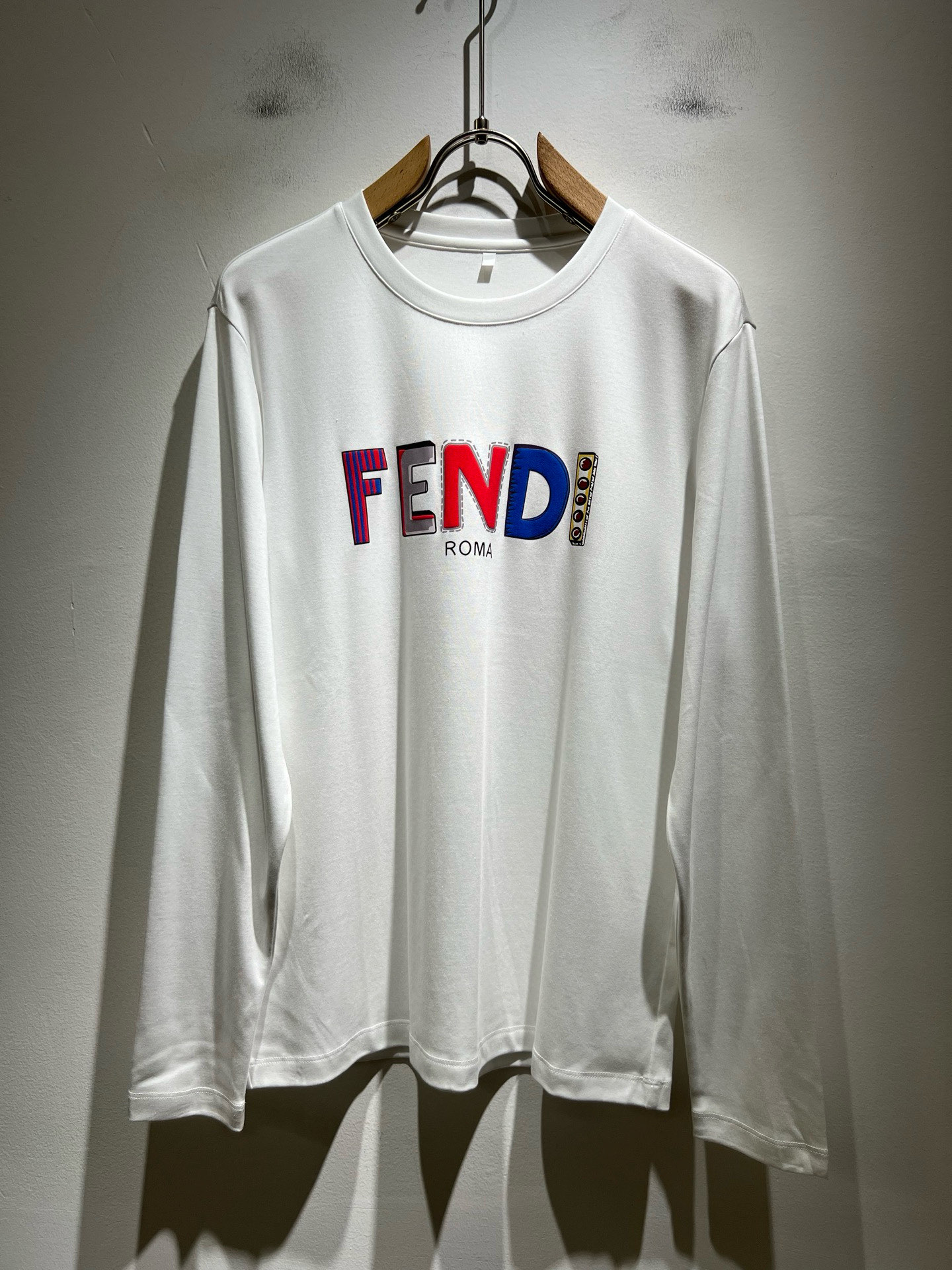 FEN*I 芬*迪2026春夏新款FD家族FF男女同款👫打底衫，男女同款👫百搭极简短袖。意大利原厂订单，