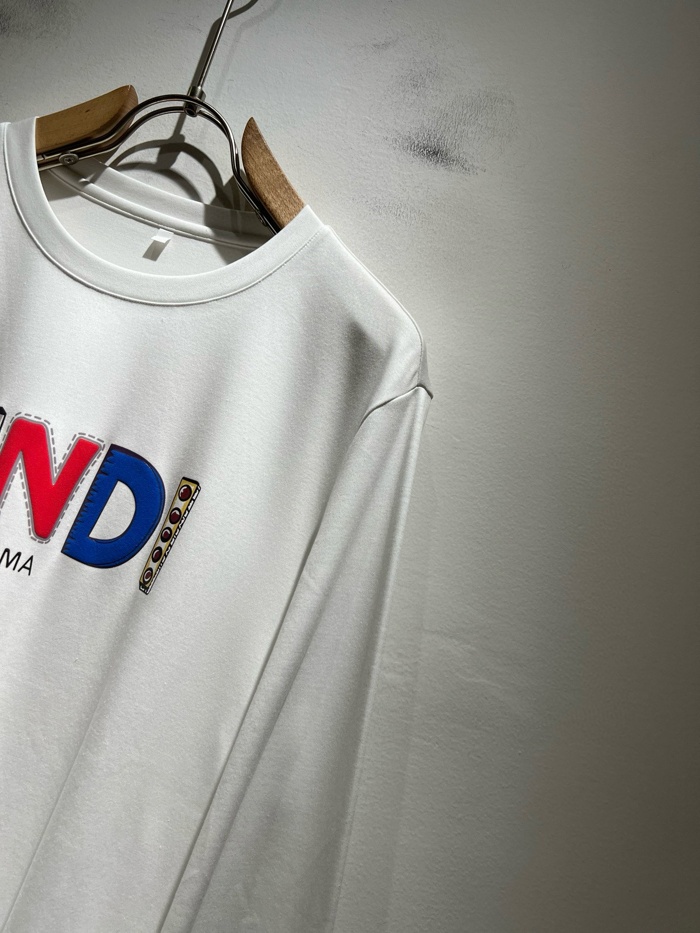 FEN*I 芬*迪2026春夏新款FD家族FF男女同款👫打底衫，男女同款👫百搭极简短袖。意大利原厂订单，