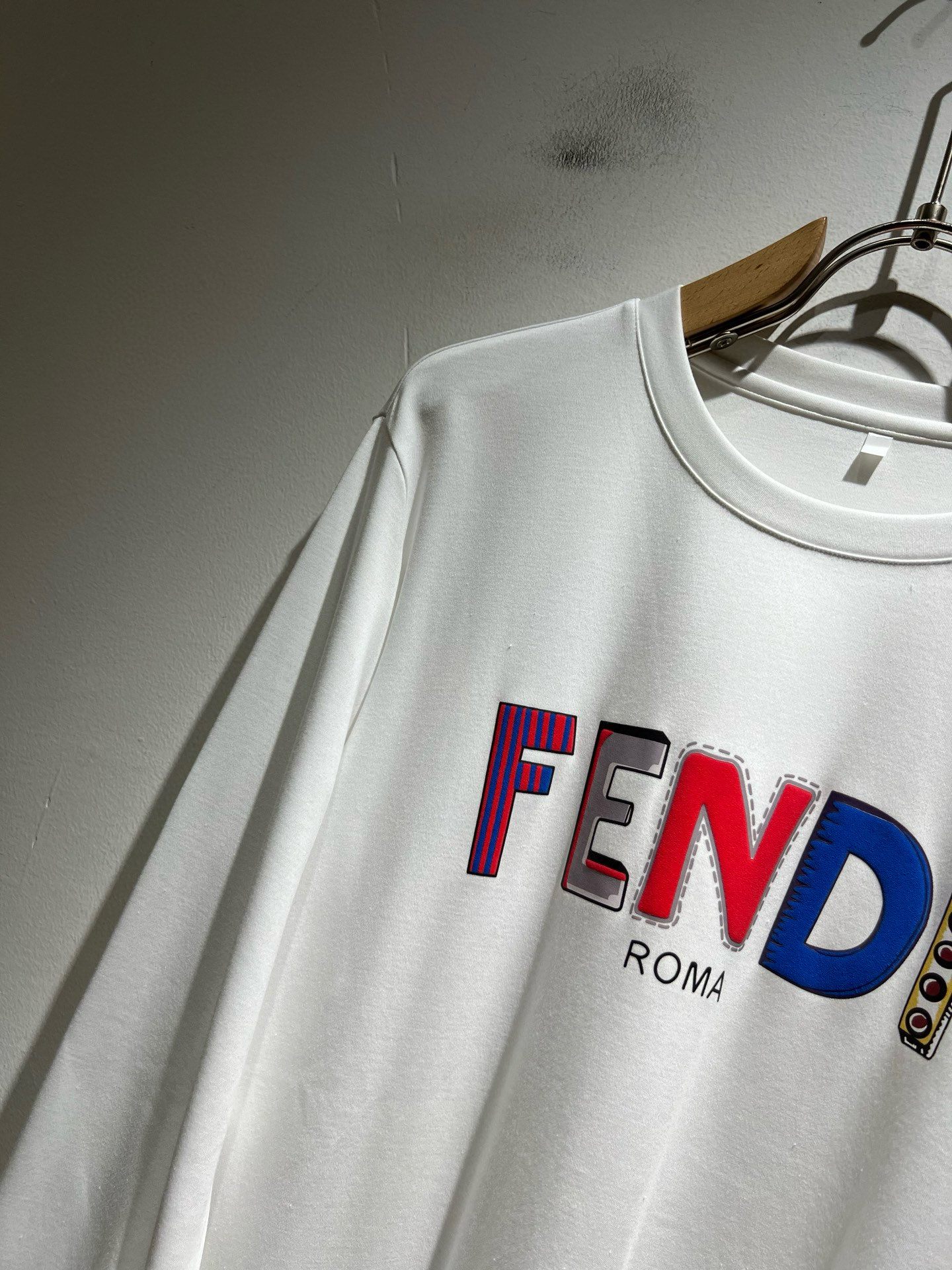 FEN*I 芬*迪2026春夏新款FD家族FF男女同款👫打底衫，男女同款👫百搭极简短袖。意大利原厂订单，