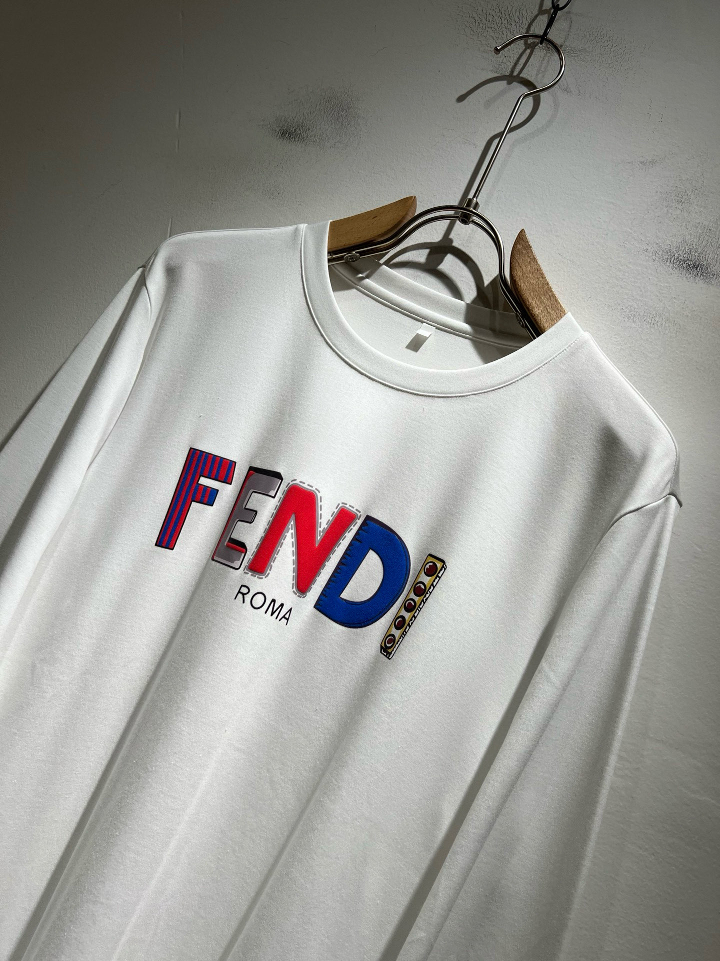 FEN*I 芬*迪2026春夏新款FD家族FF男女同款👫打底衫，男女同款👫百搭极简短袖。意大利原厂订单，