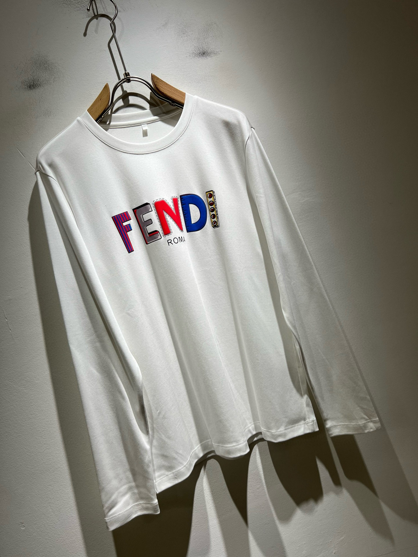 FEN*I 芬*迪2026春夏新款FD家族FF男女同款👫打底衫，男女同款👫百搭极简短袖。意大利原厂订单，