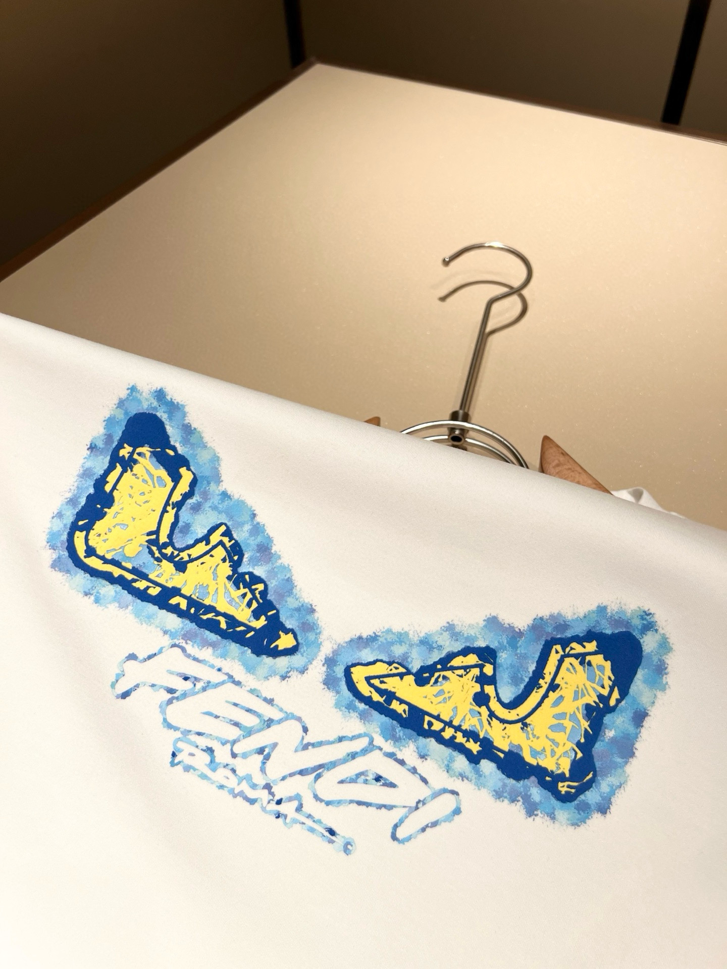 FEN*I 芬*迪2026春夏新款FD家族FF男女同款👫打底衫，男女同款👫百搭极简短袖。意大利原厂订单，