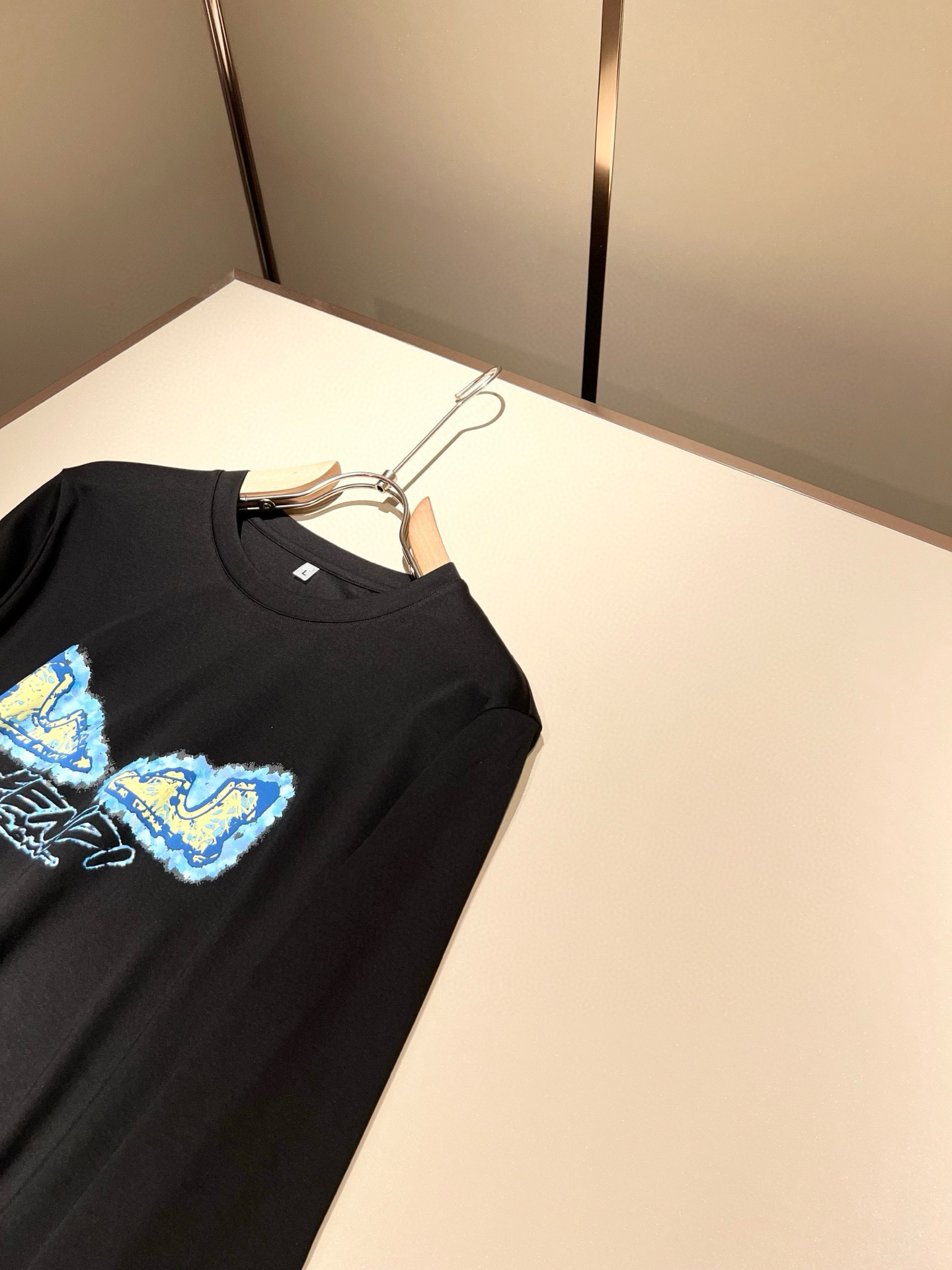 FEN*I 芬*迪2026春夏新款FD家族FF男女同款👫打底衫，男女同款👫百搭极简短袖。意大利原厂订单，