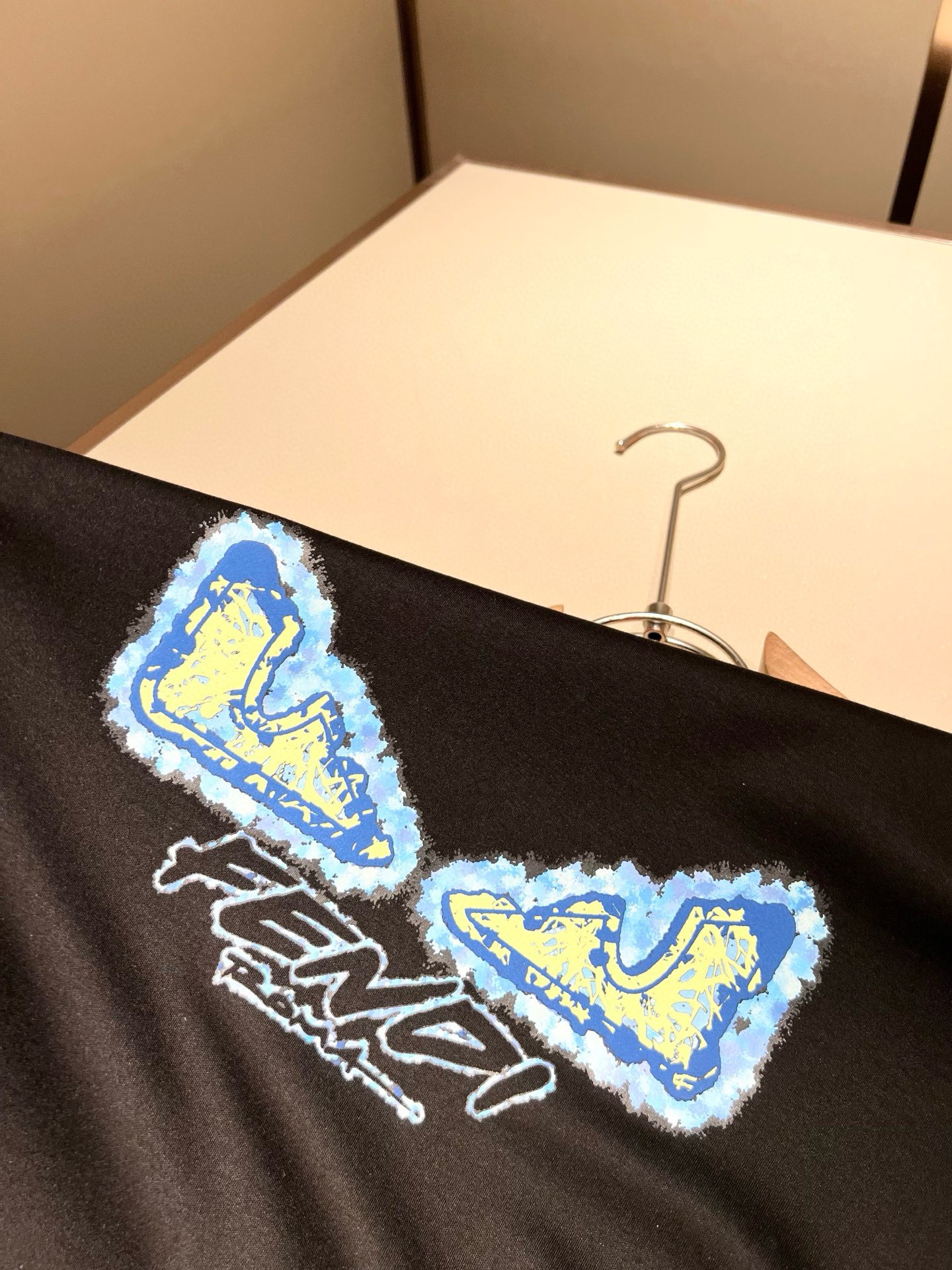 FEN*I 芬*迪2026春夏新款FD家族FF男女同款👫打底衫，男女同款👫百搭极简短袖。意大利原厂订单，