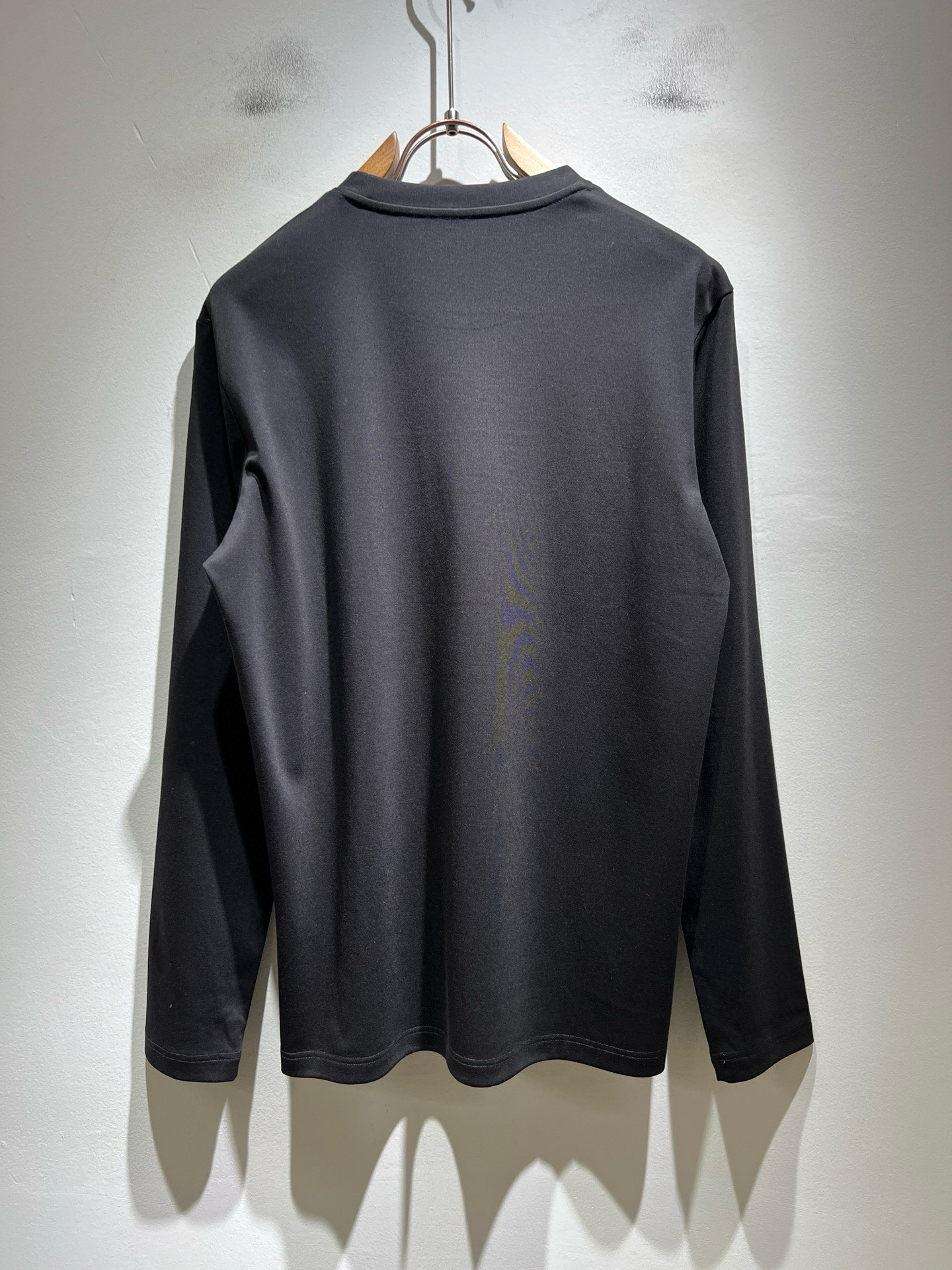 FEN*I 芬*迪2026春夏新款FD家族FF男女同款👫打底衫，男女同款👫百搭极简短袖。意大利原厂订单，