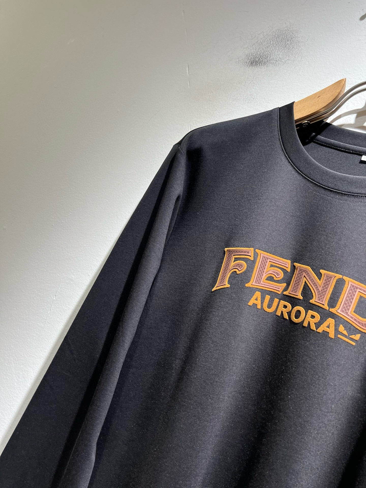 FEN*I 芬*迪2026春夏新款FD家族FF男女同款👫打底衫，男女同款👫百搭极简短袖。意大利原厂订单，