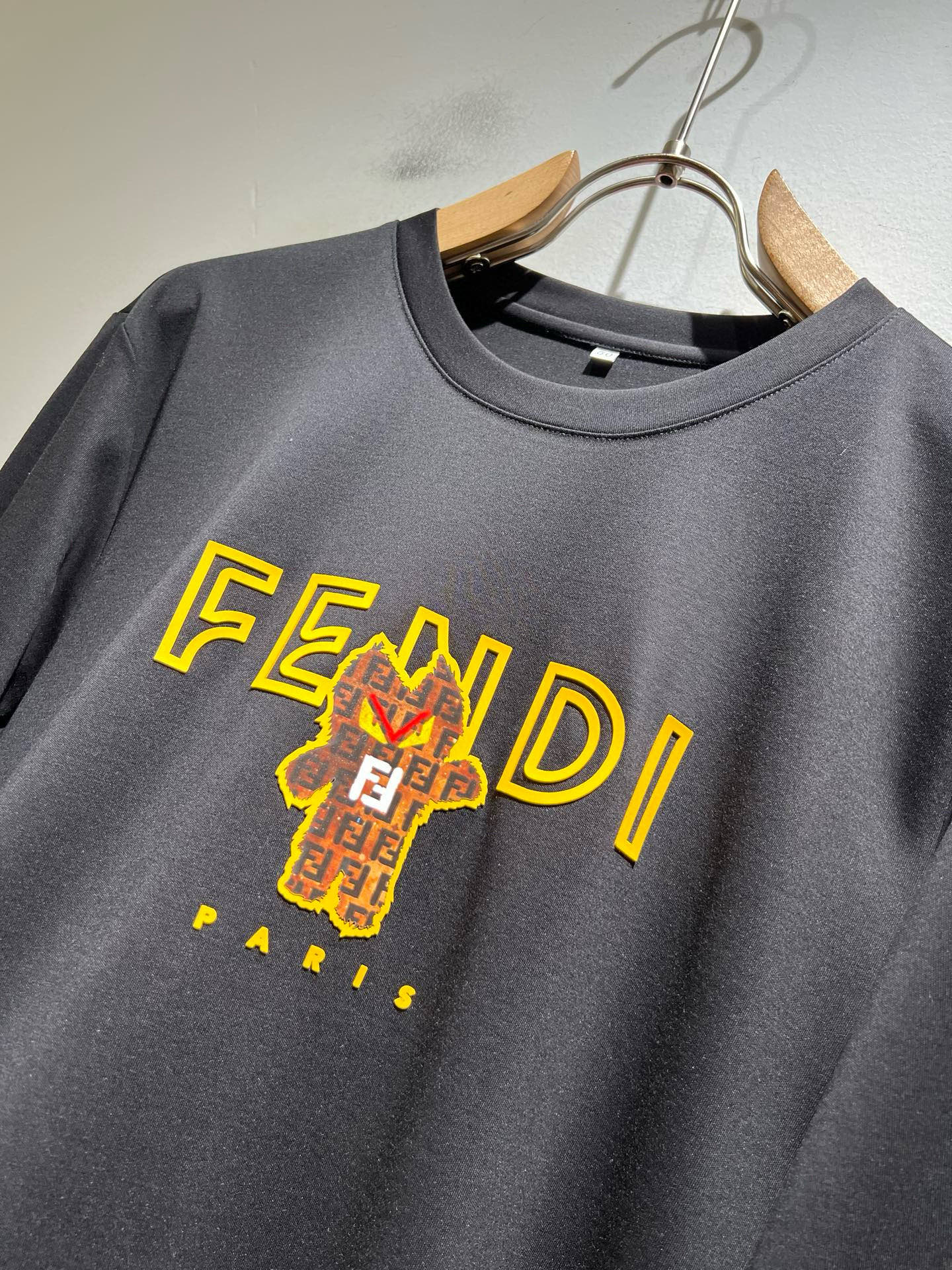 FEN*I 芬*迪2026春夏新款FD家族FF男女同款👫打底衫，男女同款👫百搭极简短袖。意大利原厂订单，